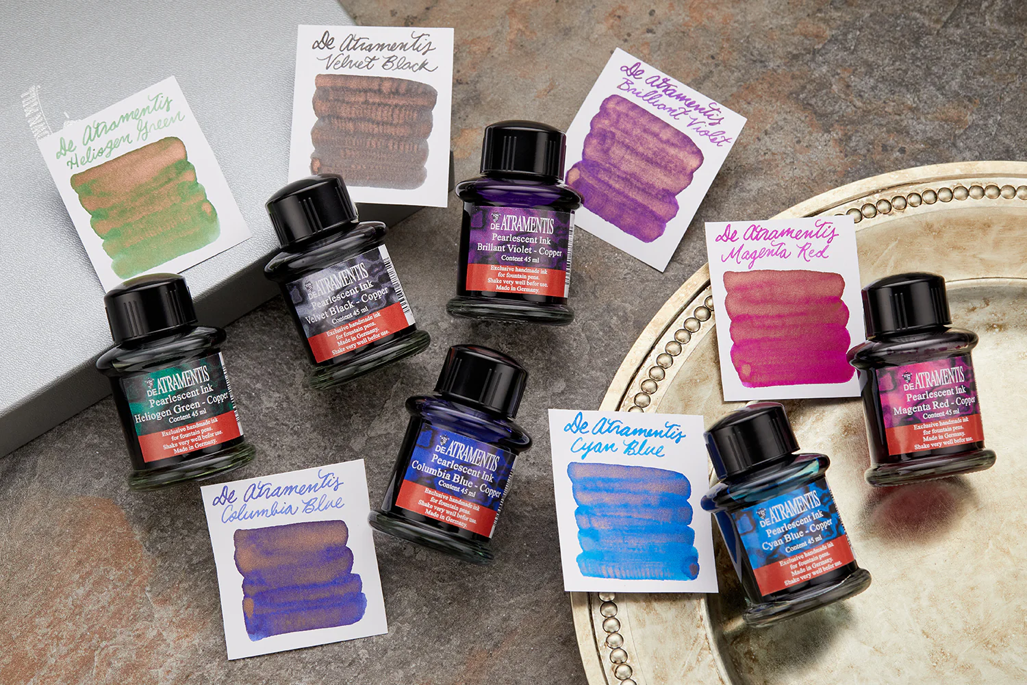 De Atramentis Pearlescent Velvet Black-Copper - 45ml Bottled Ink - Image 2