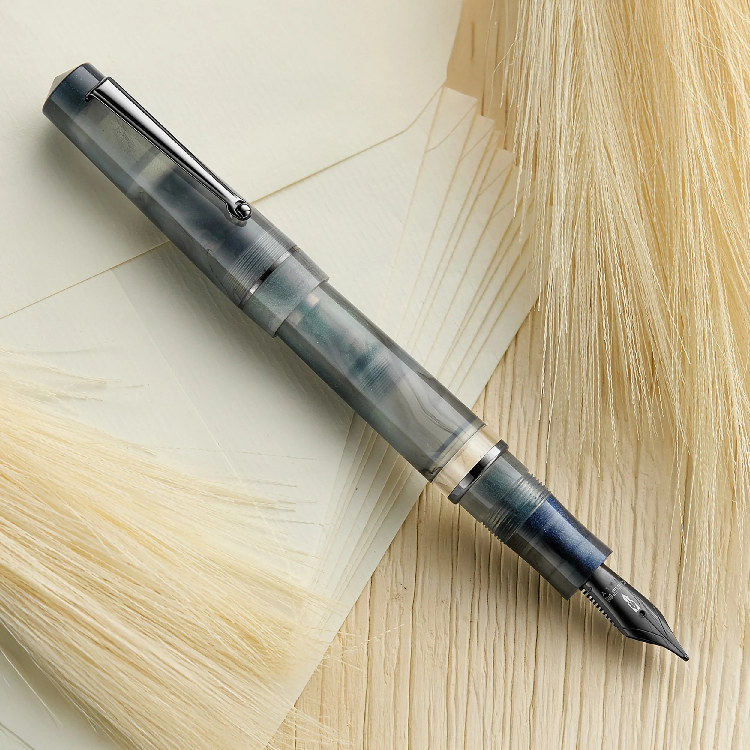 Delta Duna Fountain Pen - Zephyr - Image 5