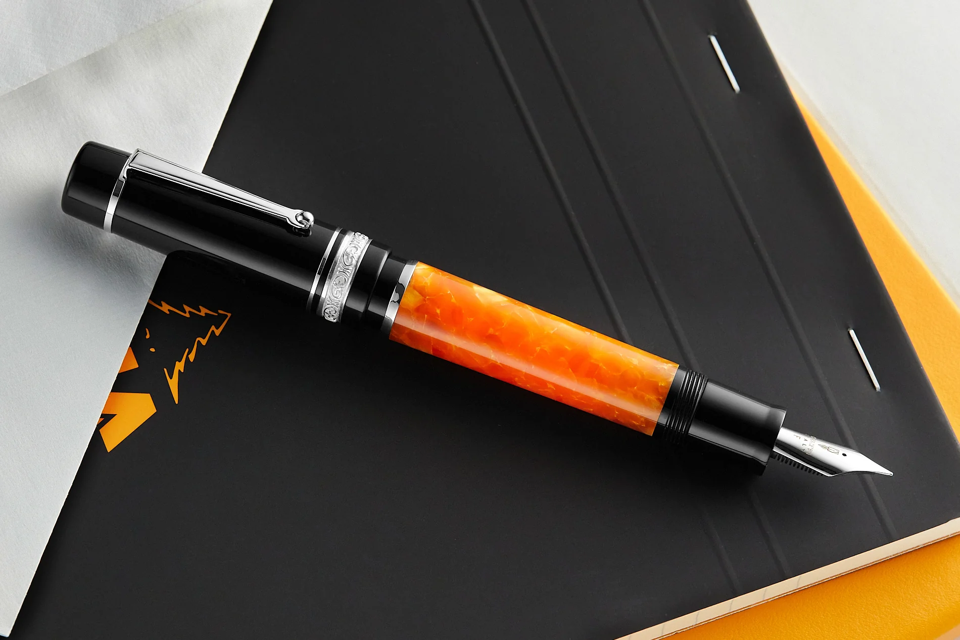 Delta DV Original Mid-Size Fountain Pen - Original - Image 8