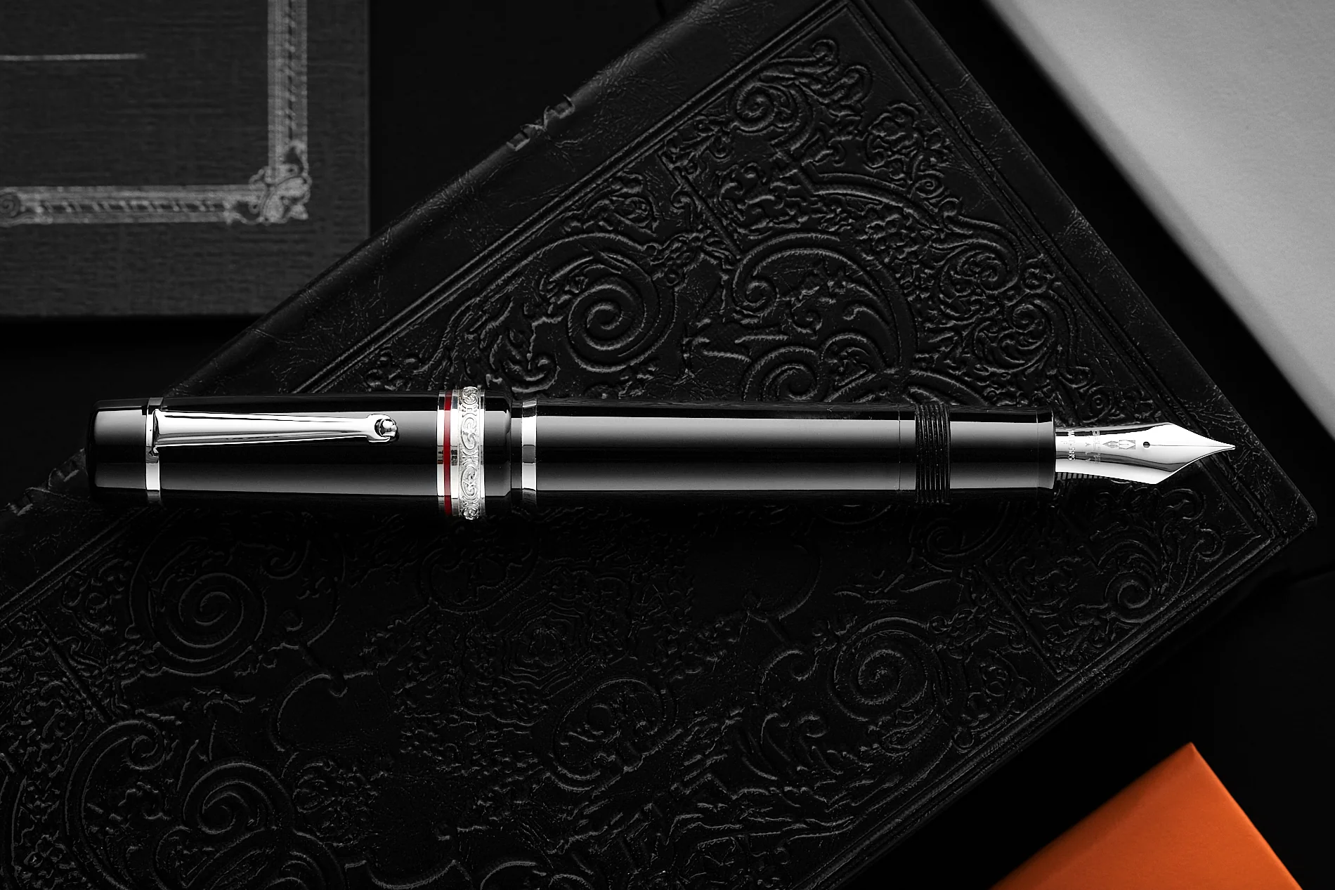 Delta DV Original Oversize Fountain Pen - Magnifica - Image 8
