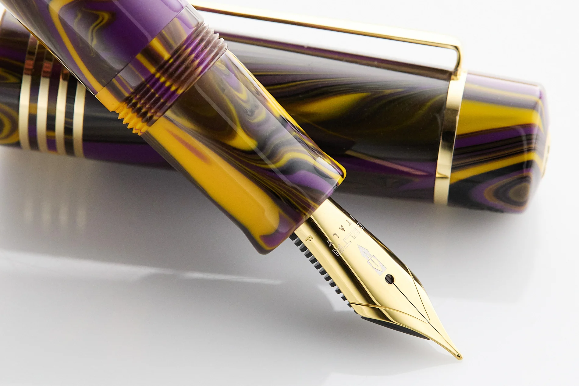 Delta Neo Gallery Fountain Pen - Iris - Image 4