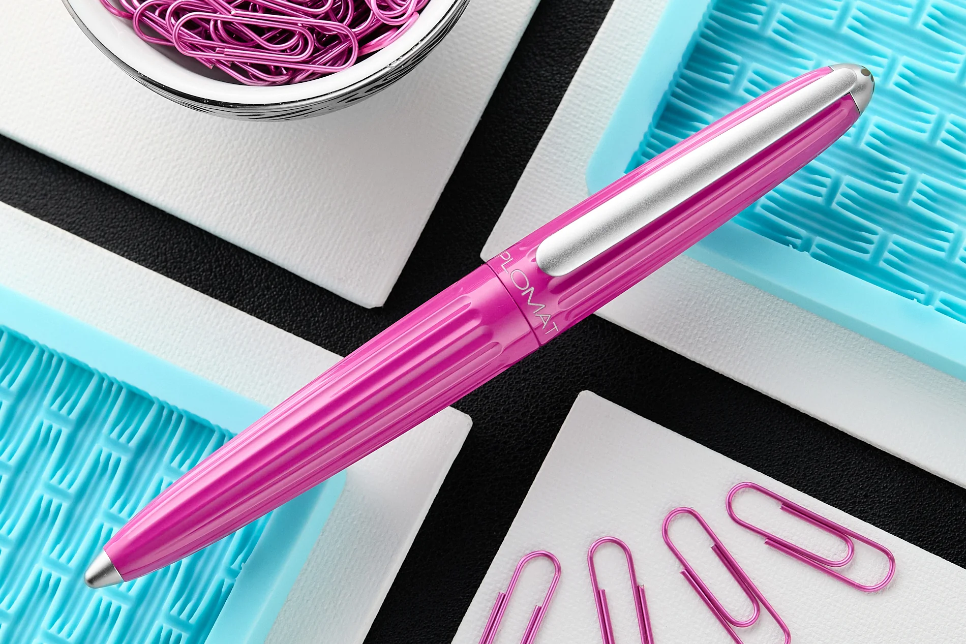 Diplomat Aero Fountain Pen - Fuchsia (Special Edition) - Image 4