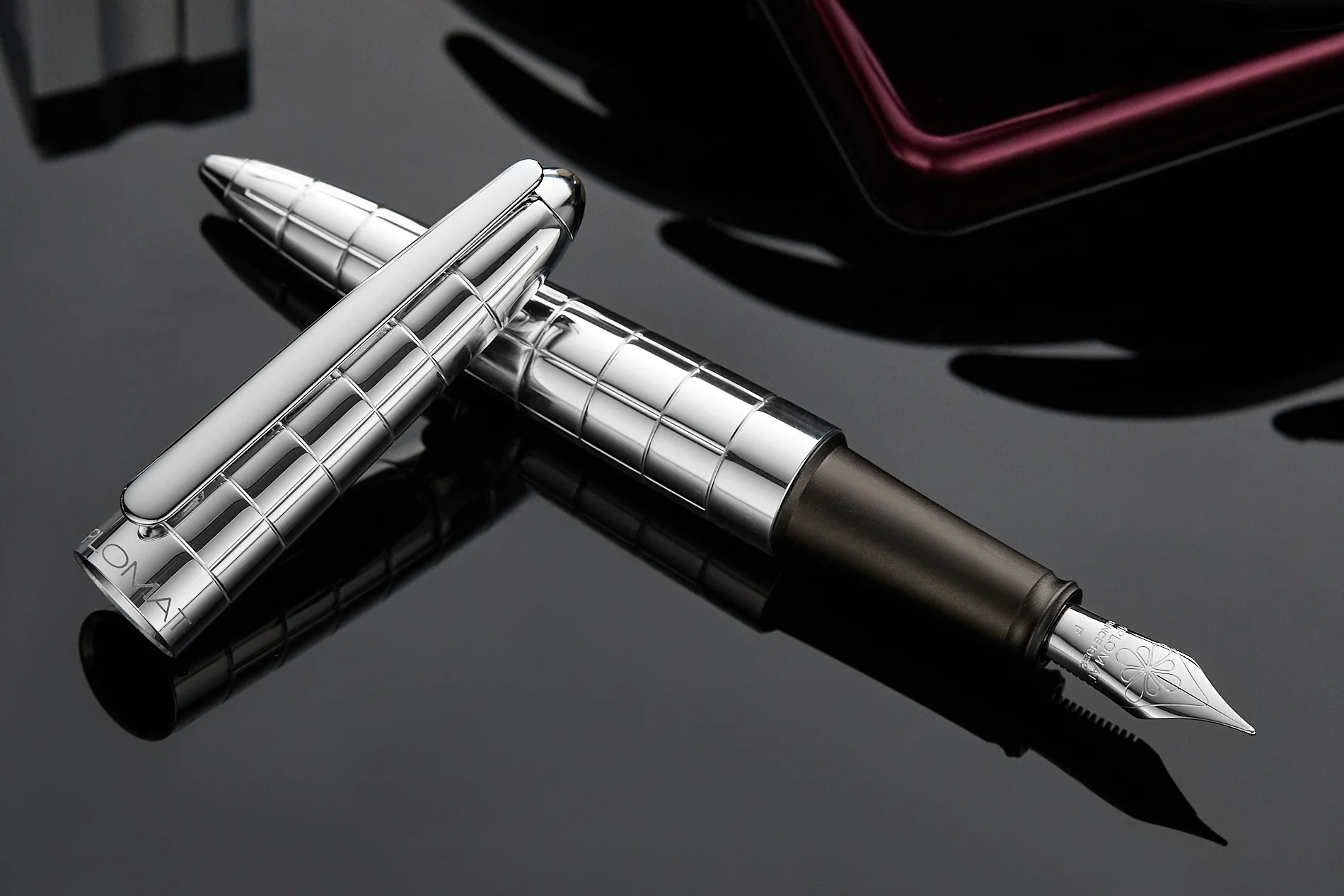 Diplomat Aero Fountain Pen - Rhomb - Image 5