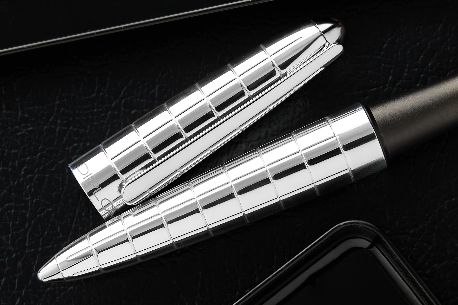 Diplomat Aero Fountain Pen - Rhomb - Image 7