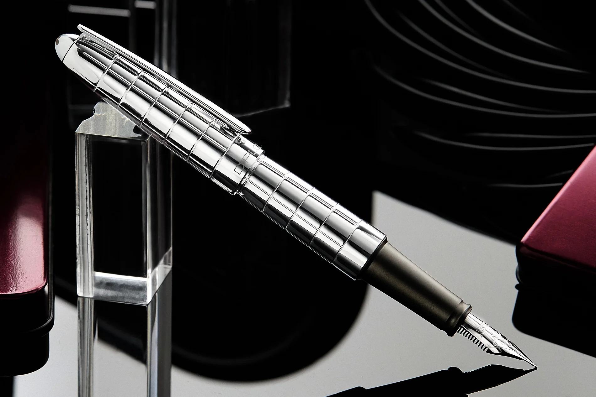 Diplomat Aero Fountain Pen - Rhomb - Image 8