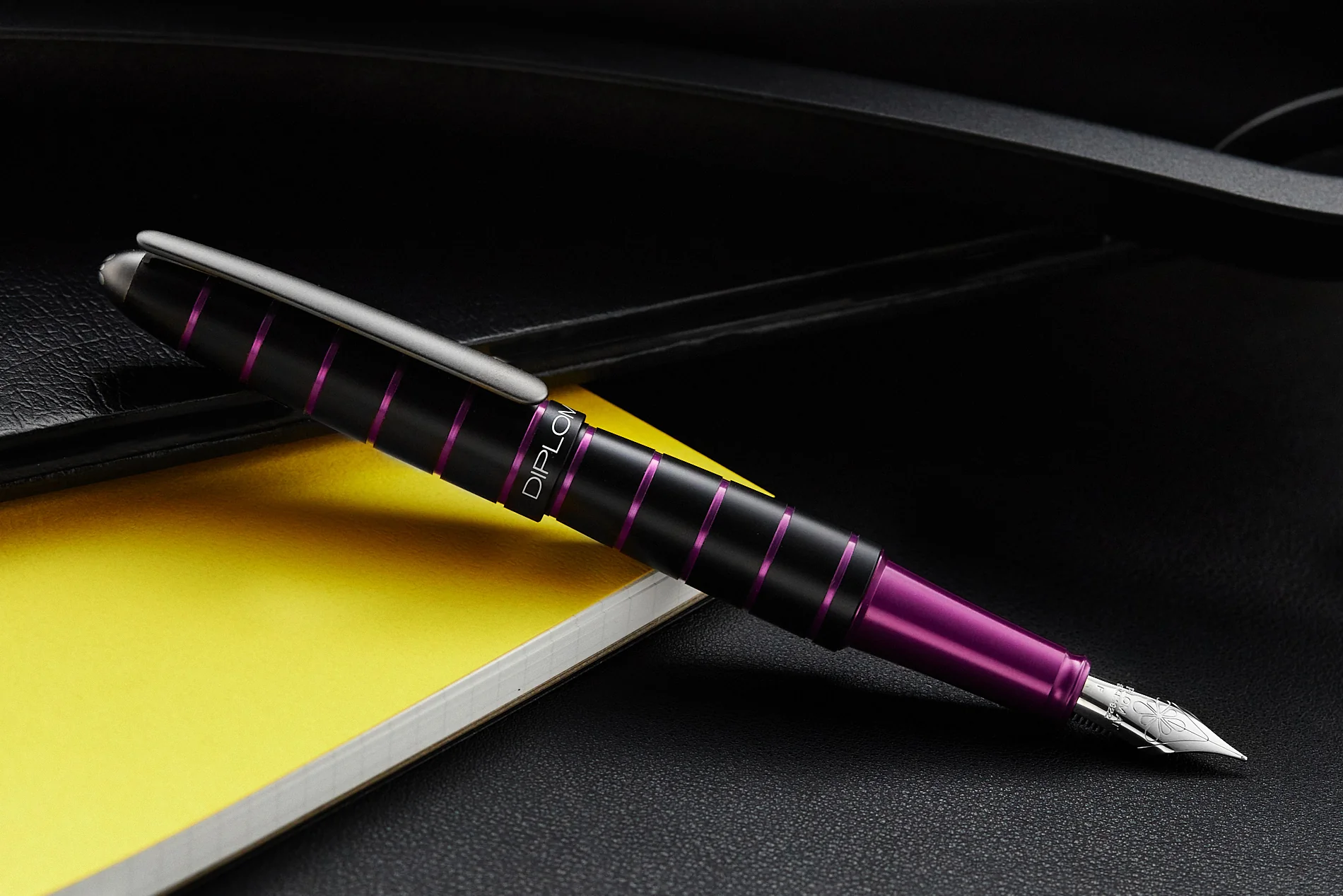 Diplomat Elox Fountain Pen - Ring Black/Purple - Image 7