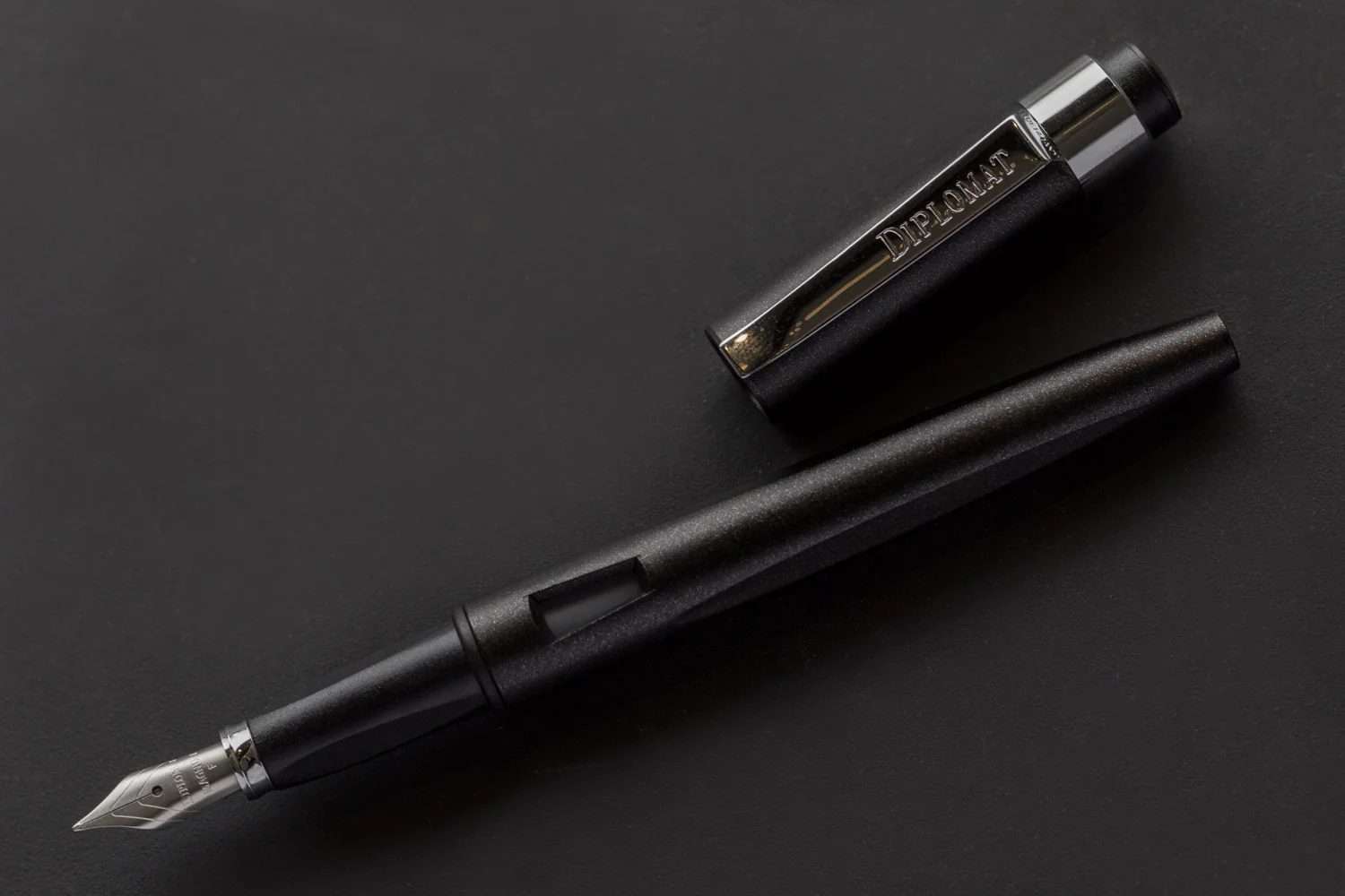 Diplomat Magnum Fountain Pen - Crow Black - Image 4