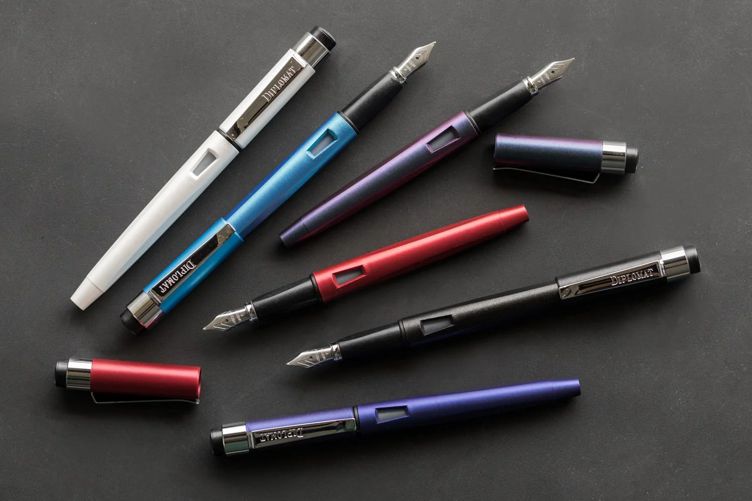 Diplomat Magnum Fountain Pen - Crow Black - Image 9