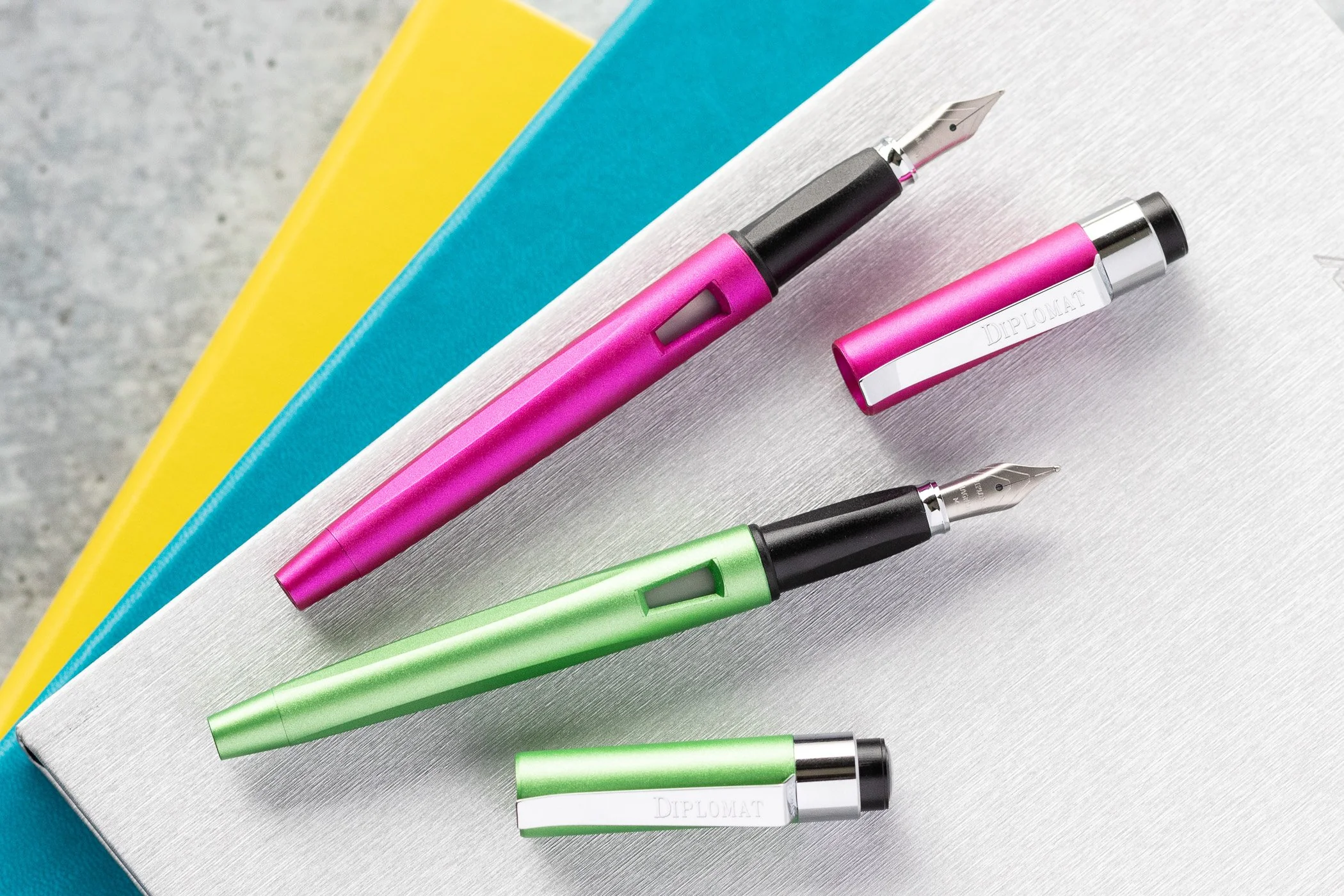 Diplomat Magnum Fountain Pen - Hot Pink - Image 10