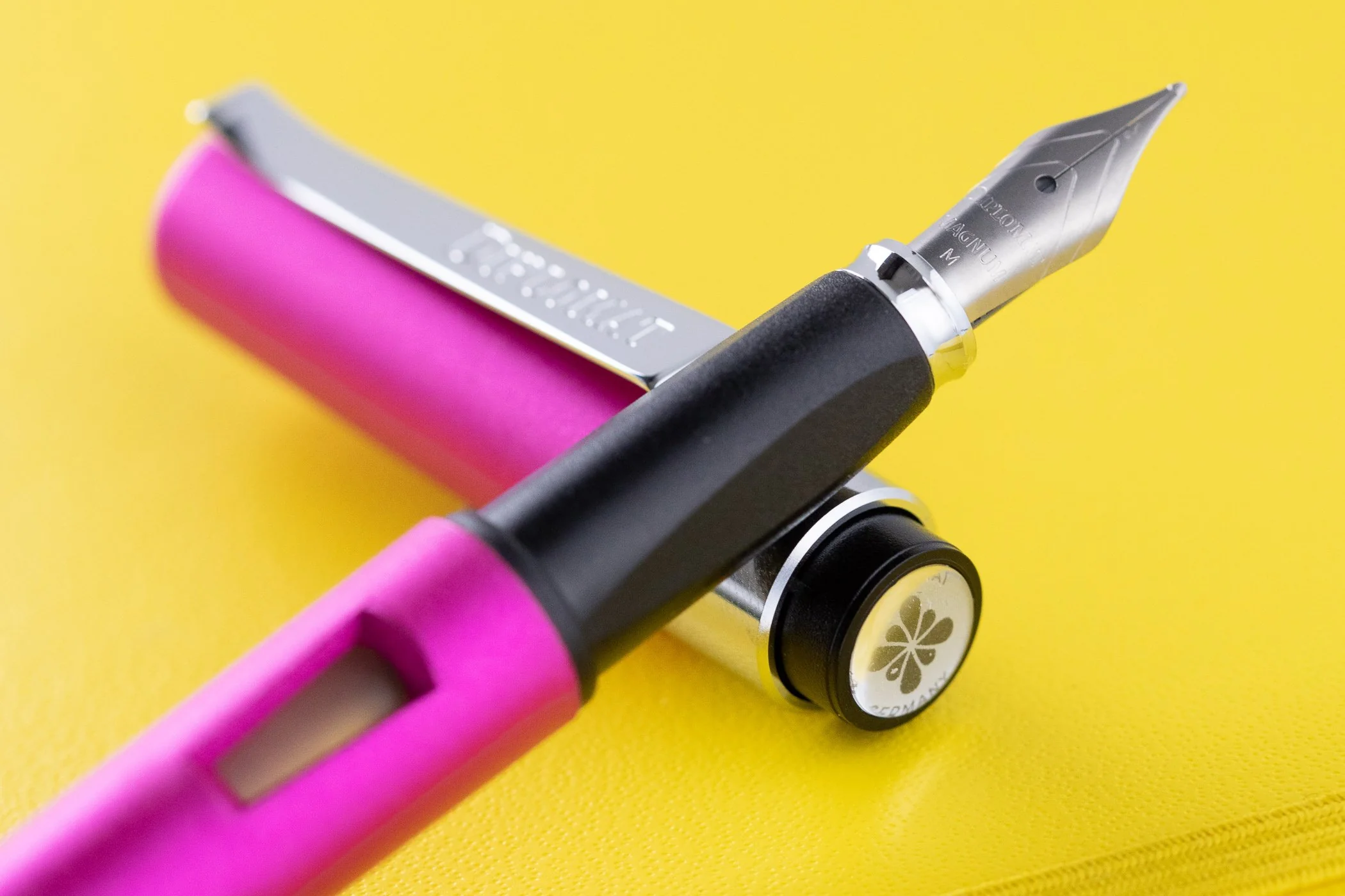 Diplomat Magnum Fountain Pen - Hot Pink - Image 4