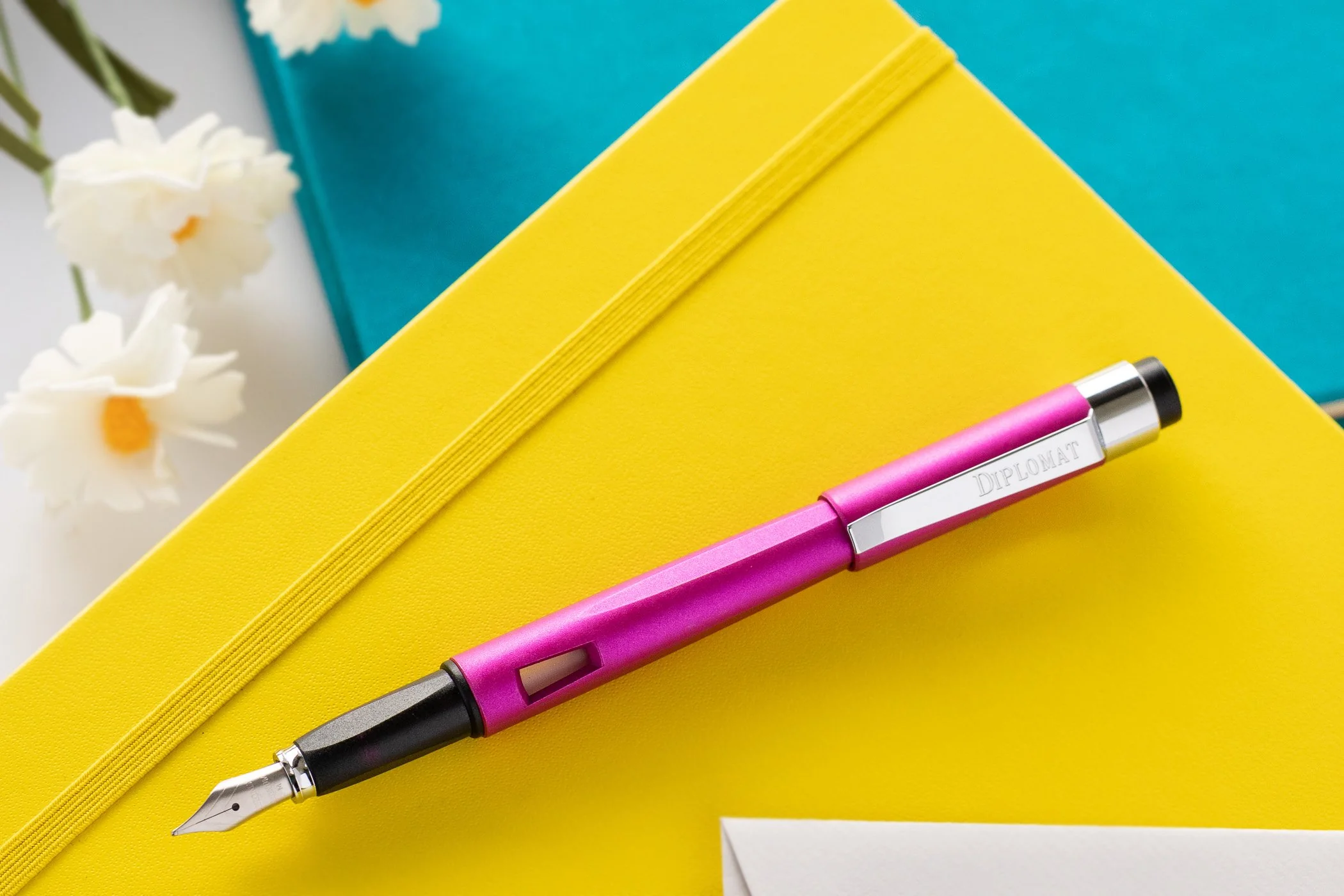 Diplomat Magnum Fountain Pen - Hot Pink - Image 7