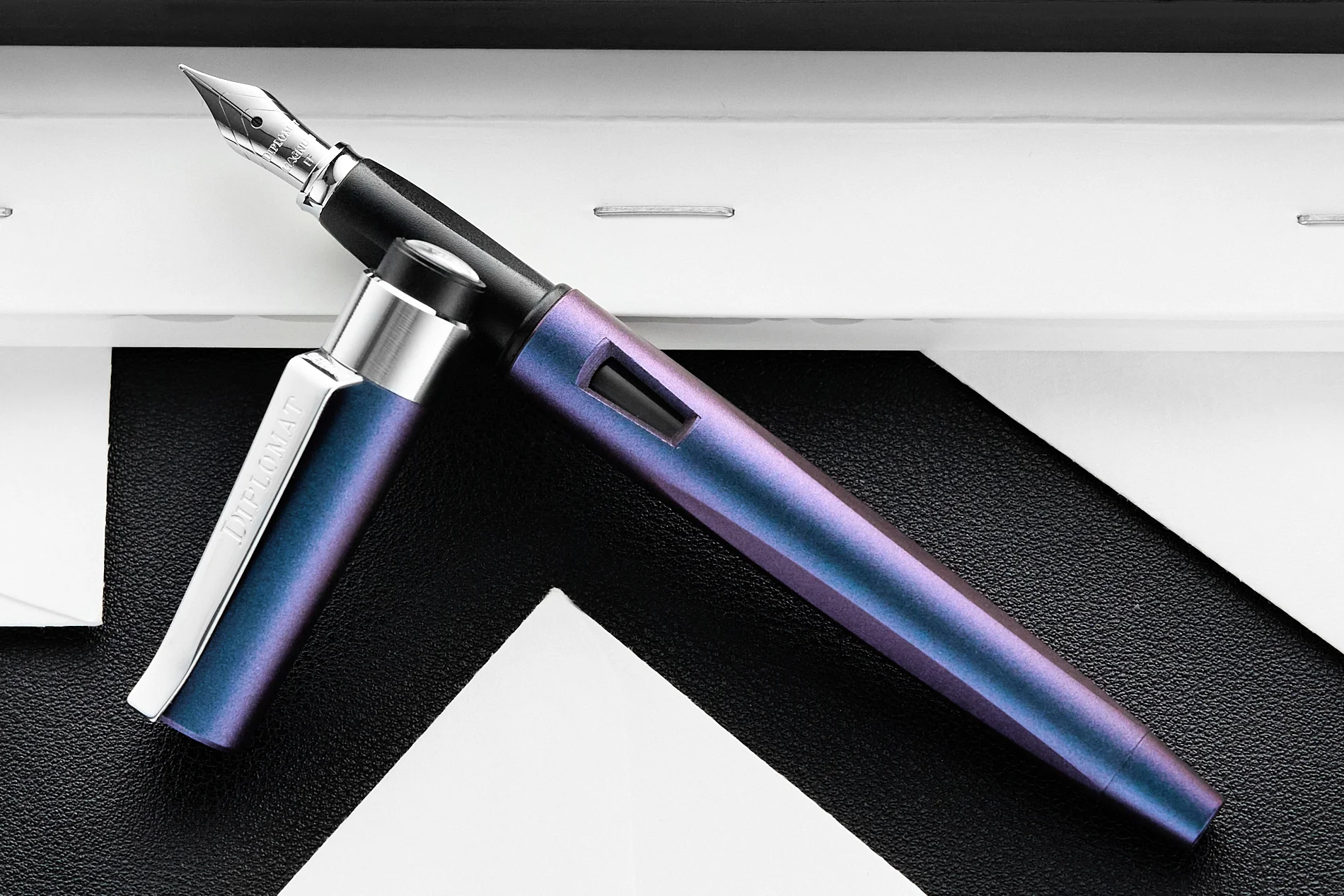 Diplomat Magnum Fountain Pen - Prismatic Purple - Image 9