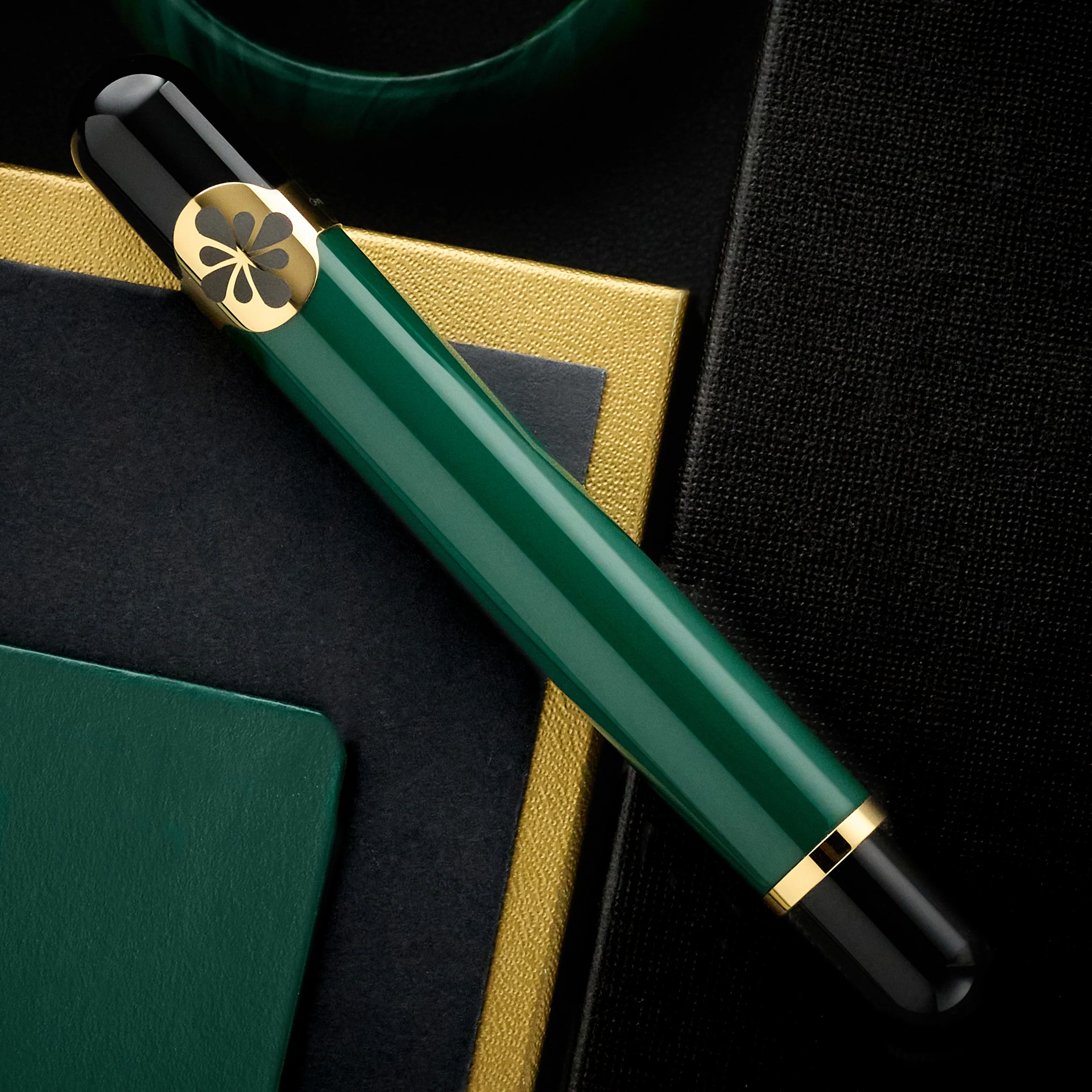 Diplomat XO Fountain Pen - Racing Green (Limited Edition) - Image 3