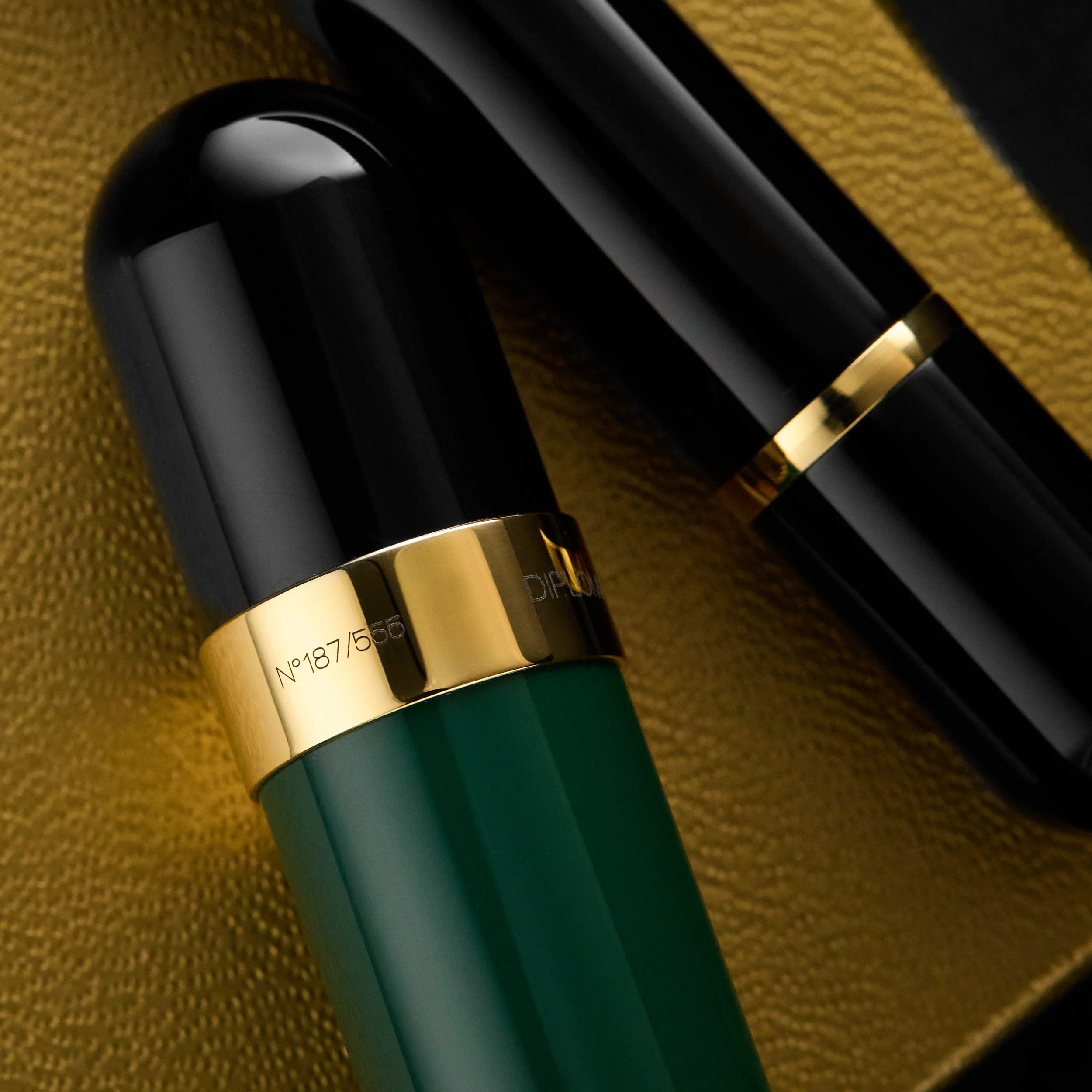 Diplomat XO Fountain Pen - Racing Green (Limited Edition) - Image 5
