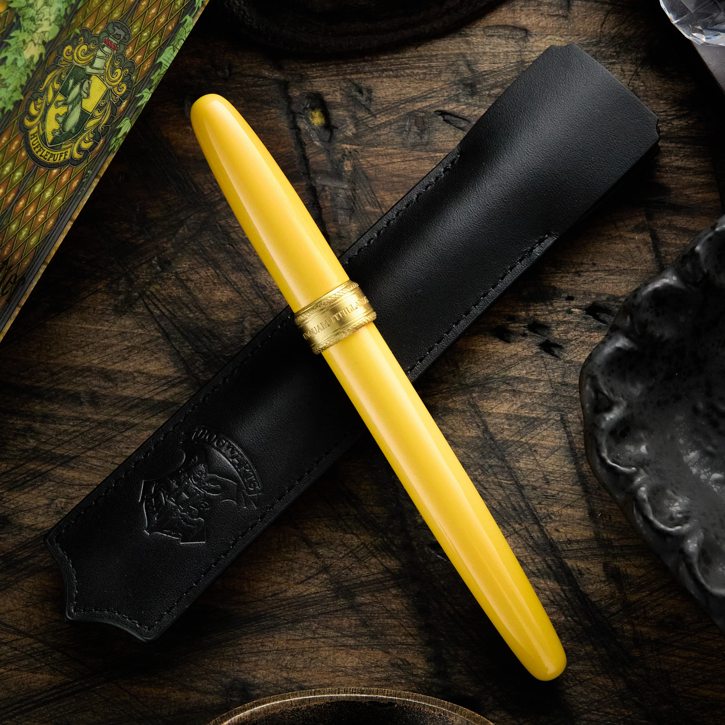 Ferris Wheel Press Harry Potter Joule Fountain Pen - Hufflepuff - Image 2