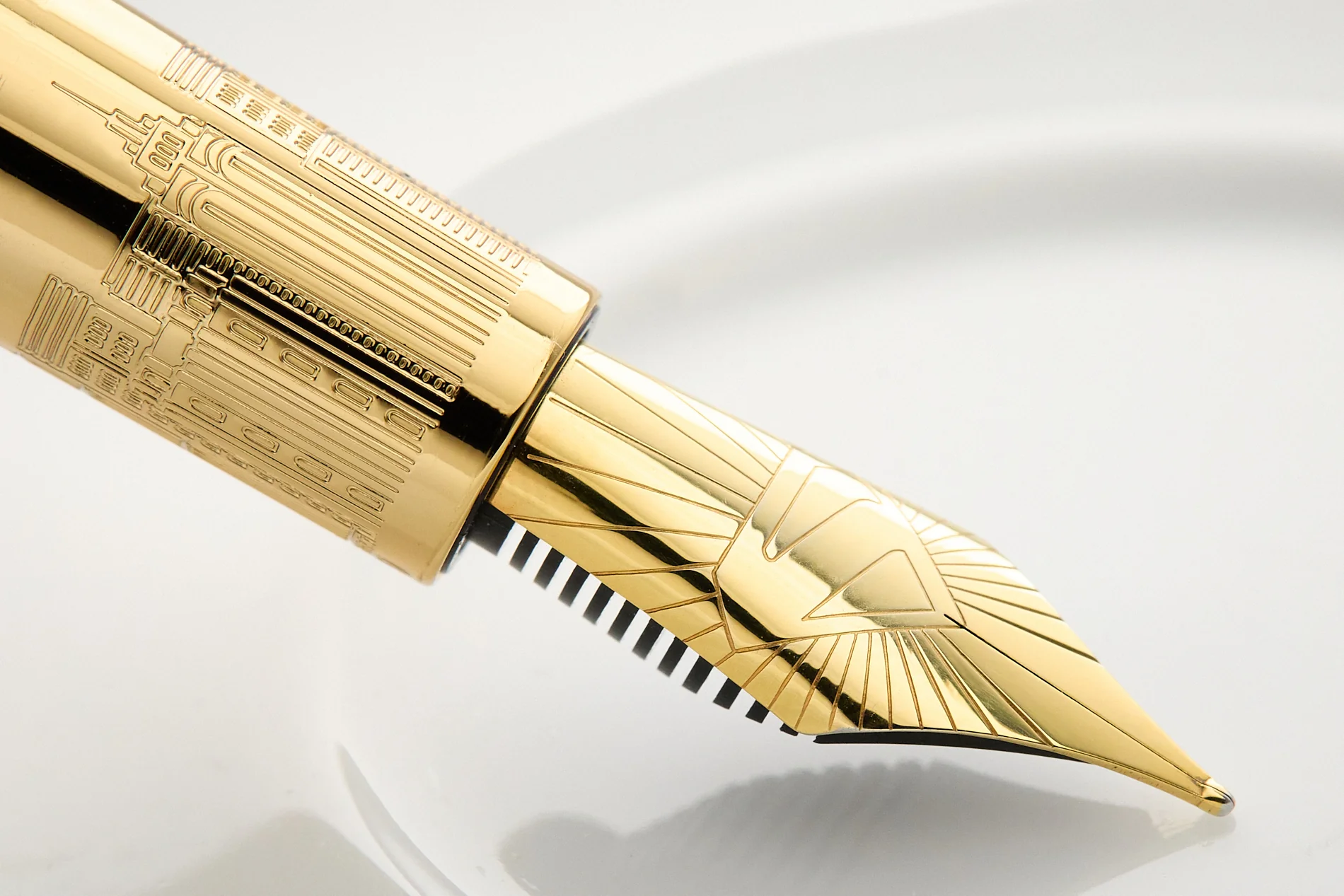 Ferris Wheel Press Superman Edition Marquise Fountain Pen & Ink Set - The Voice of Metropolis - Image 6