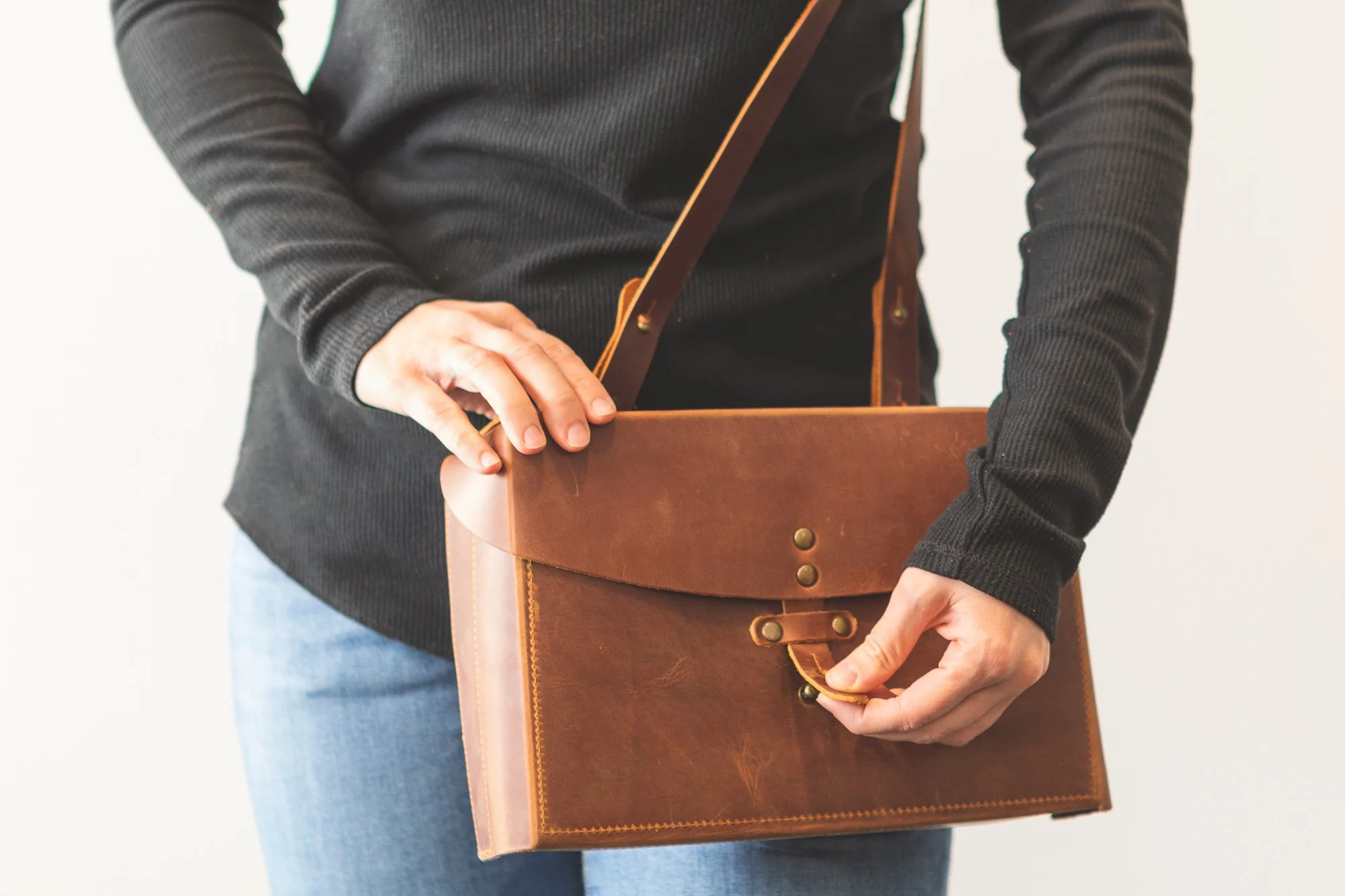 Galen Leather Writer's Medic Bag - Crazy Horse Tan - Image 18