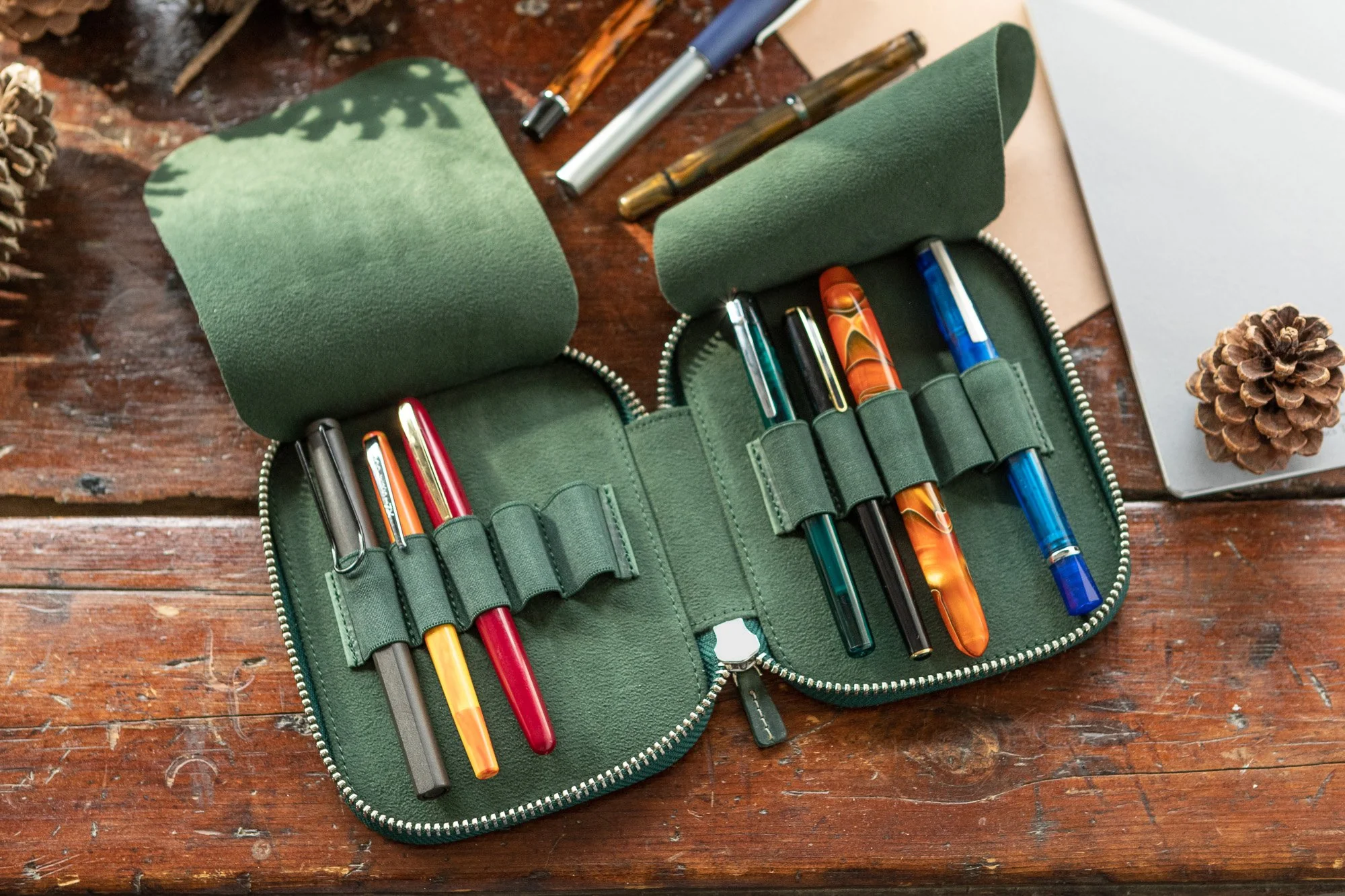Galen Leather Zippered 10 Slot Pen Case - Crazy Horse Forest Green - Image 6