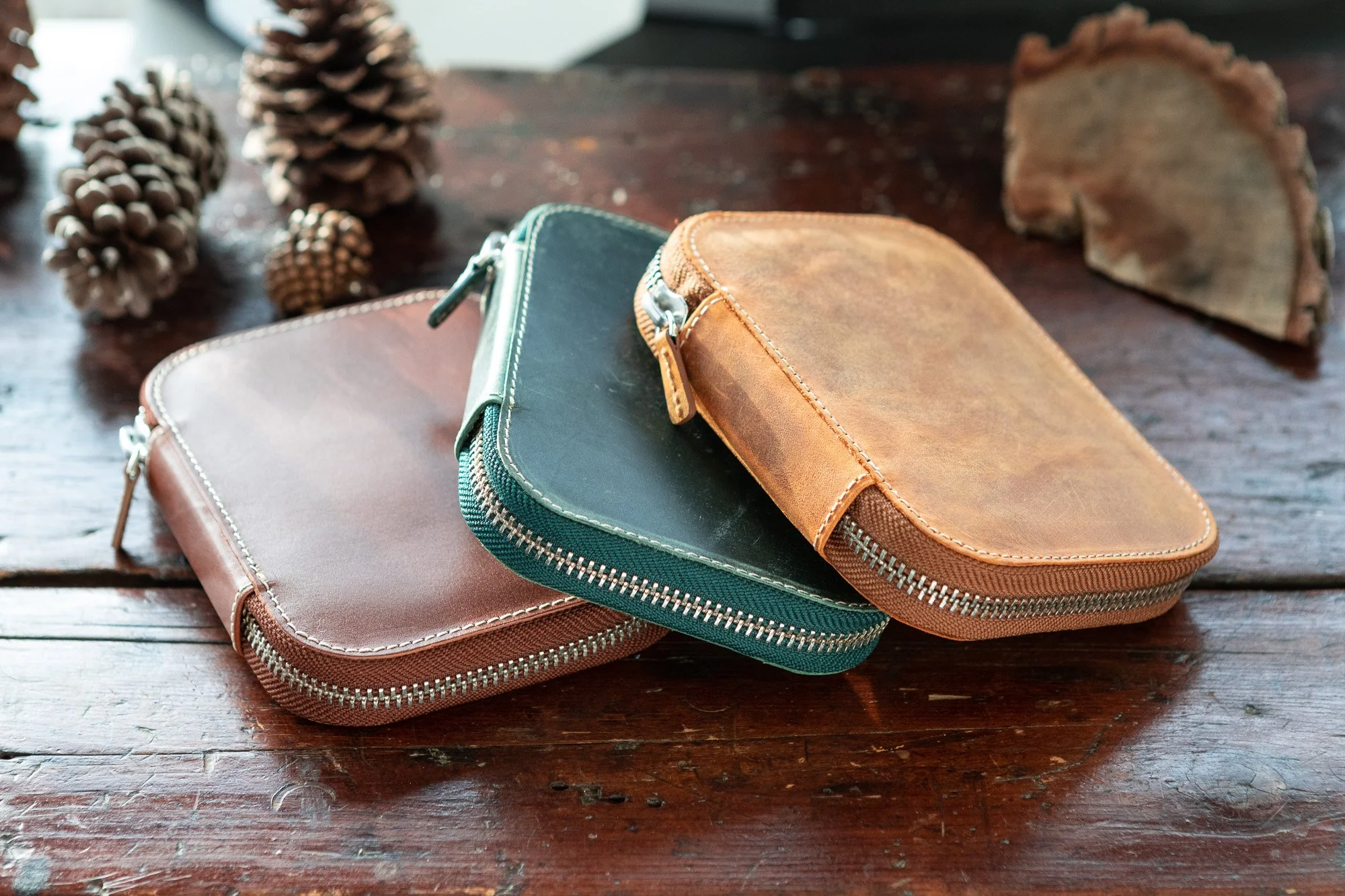 Galen Leather Zippered 10 Slot Pen Case - Crazy Horse Forest Green - Image 8