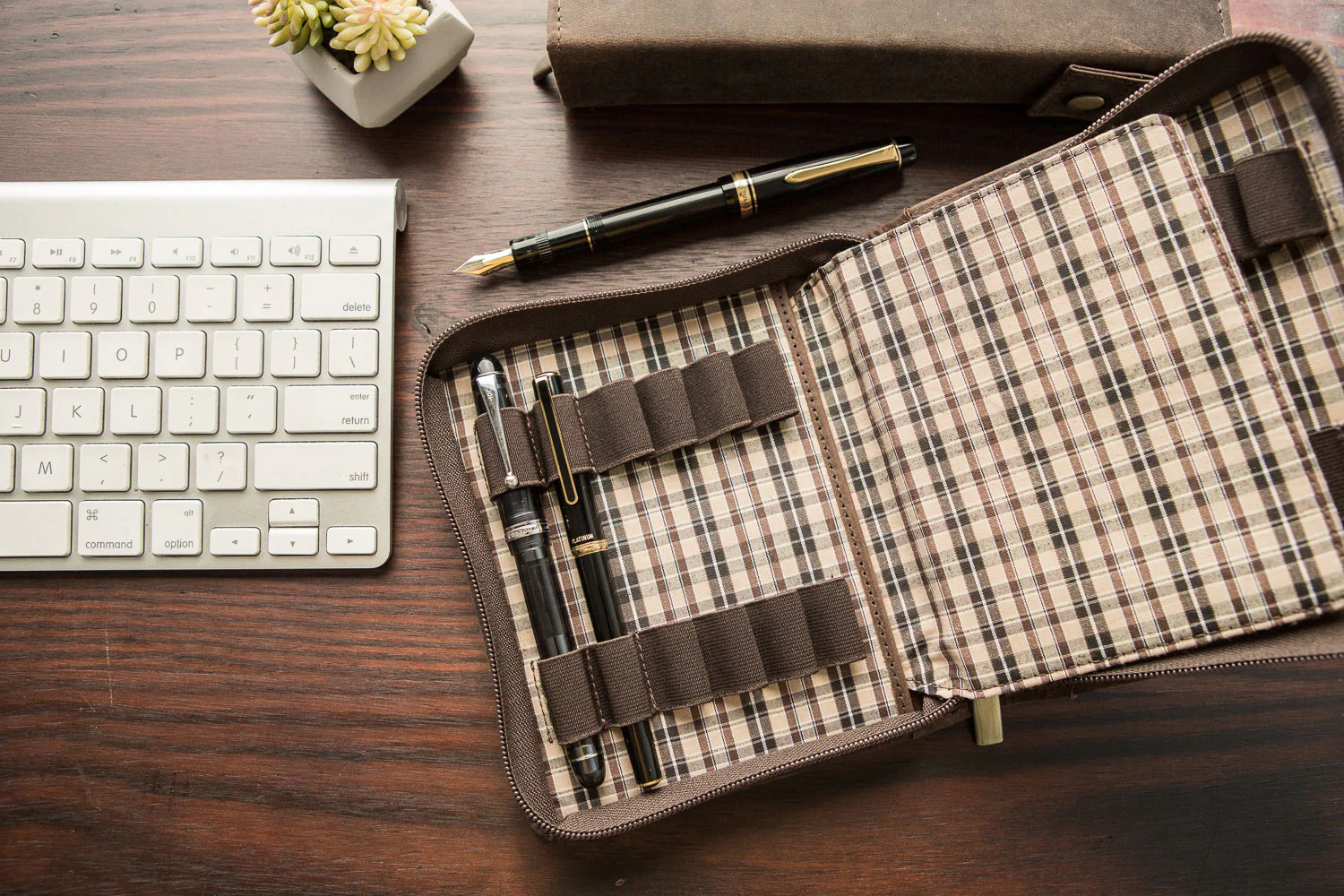 Girologio 12 Zippered Pen Case - Bomber Brown - Image 4