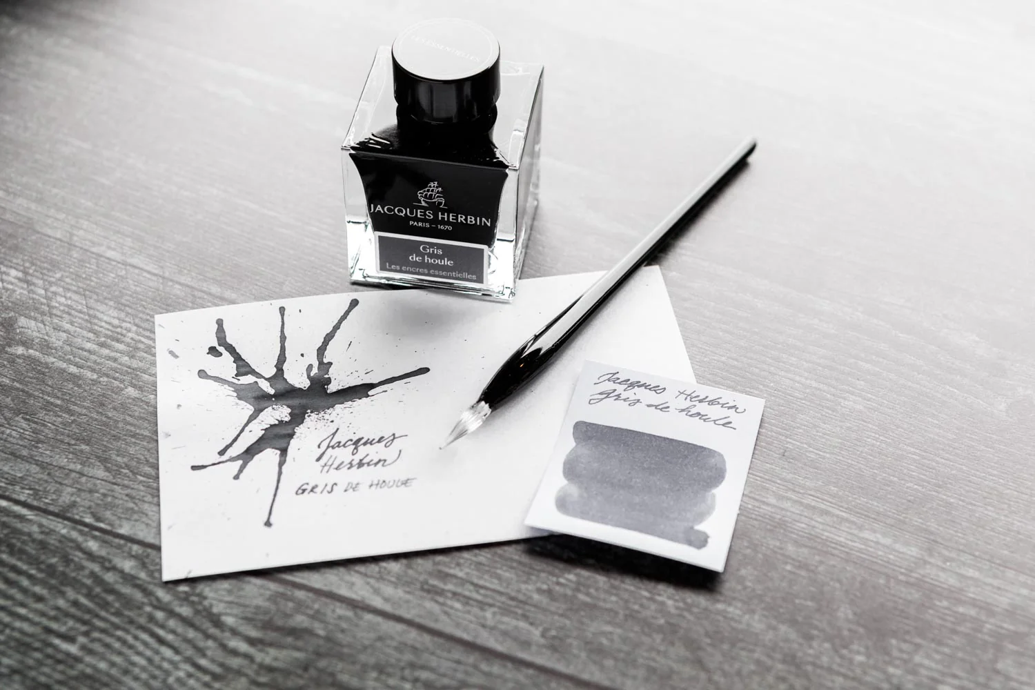 Jacques Herbin Gris de Houle - 50ml Bottled Ink - Image 2
