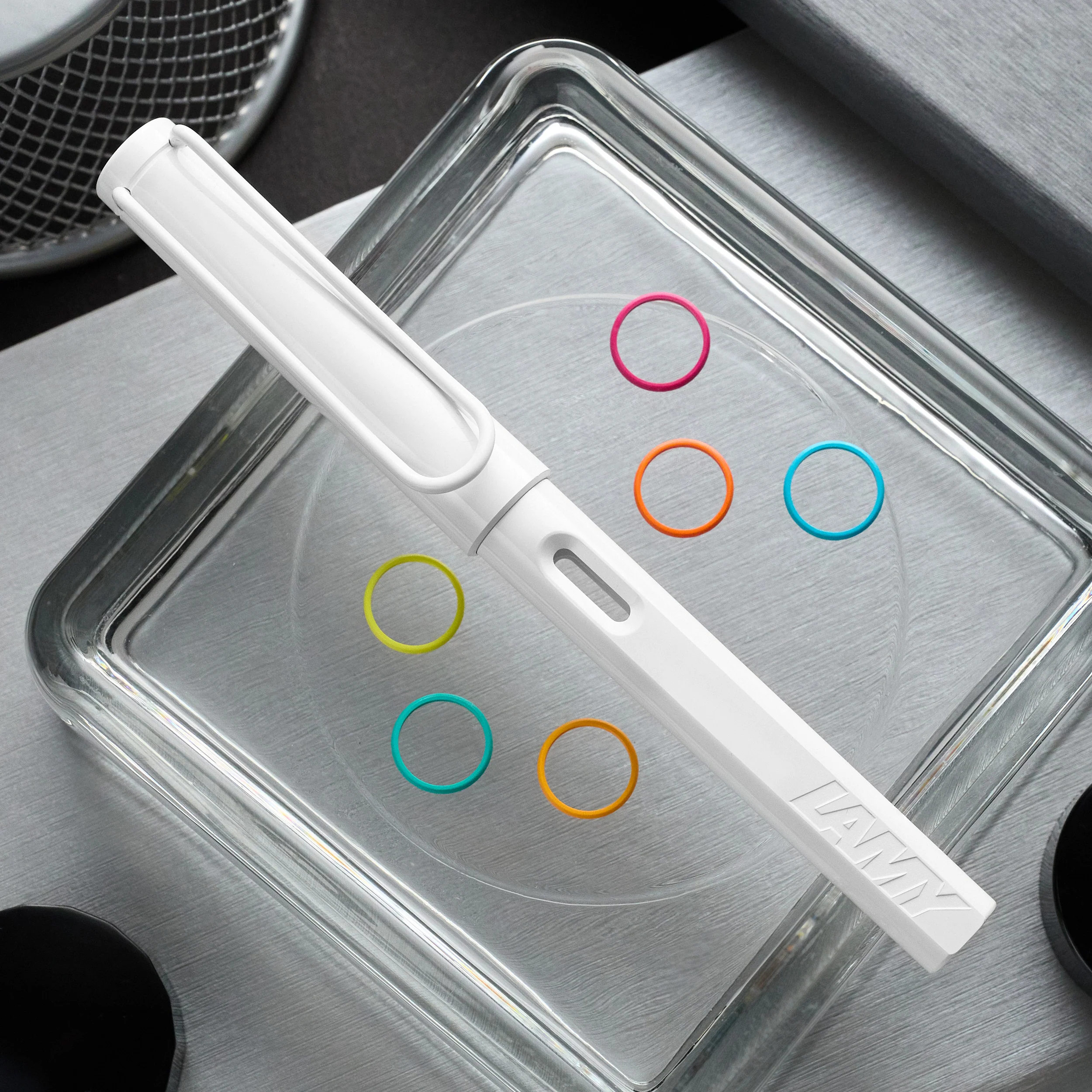 LAMY safari Fountain Pen - all white-multi ring set (Special Edition) - Image 2