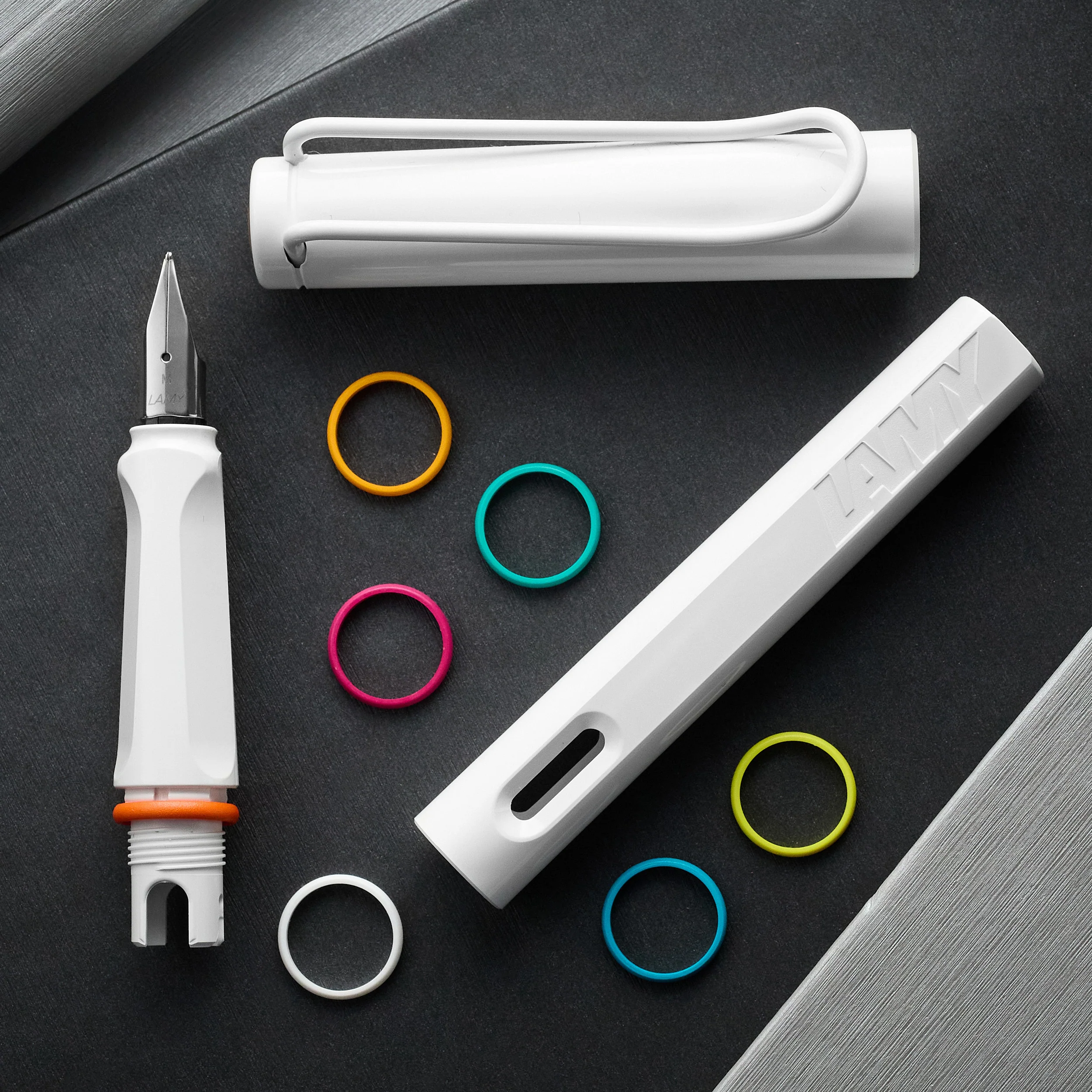 LAMY safari Fountain Pen - all white-multi ring set (Special Edition) - Image 4