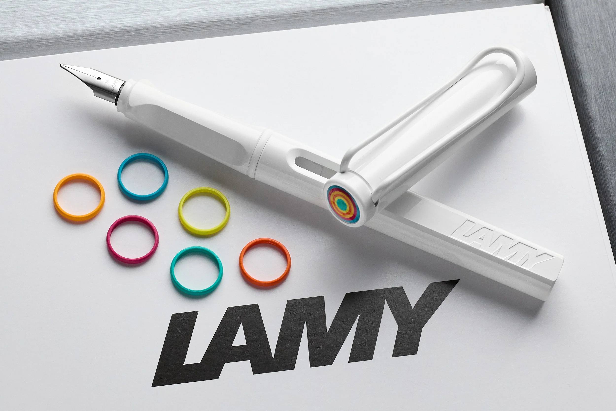 LAMY safari Fountain Pen - all white-multi ring set (Special Edition) - Image 8