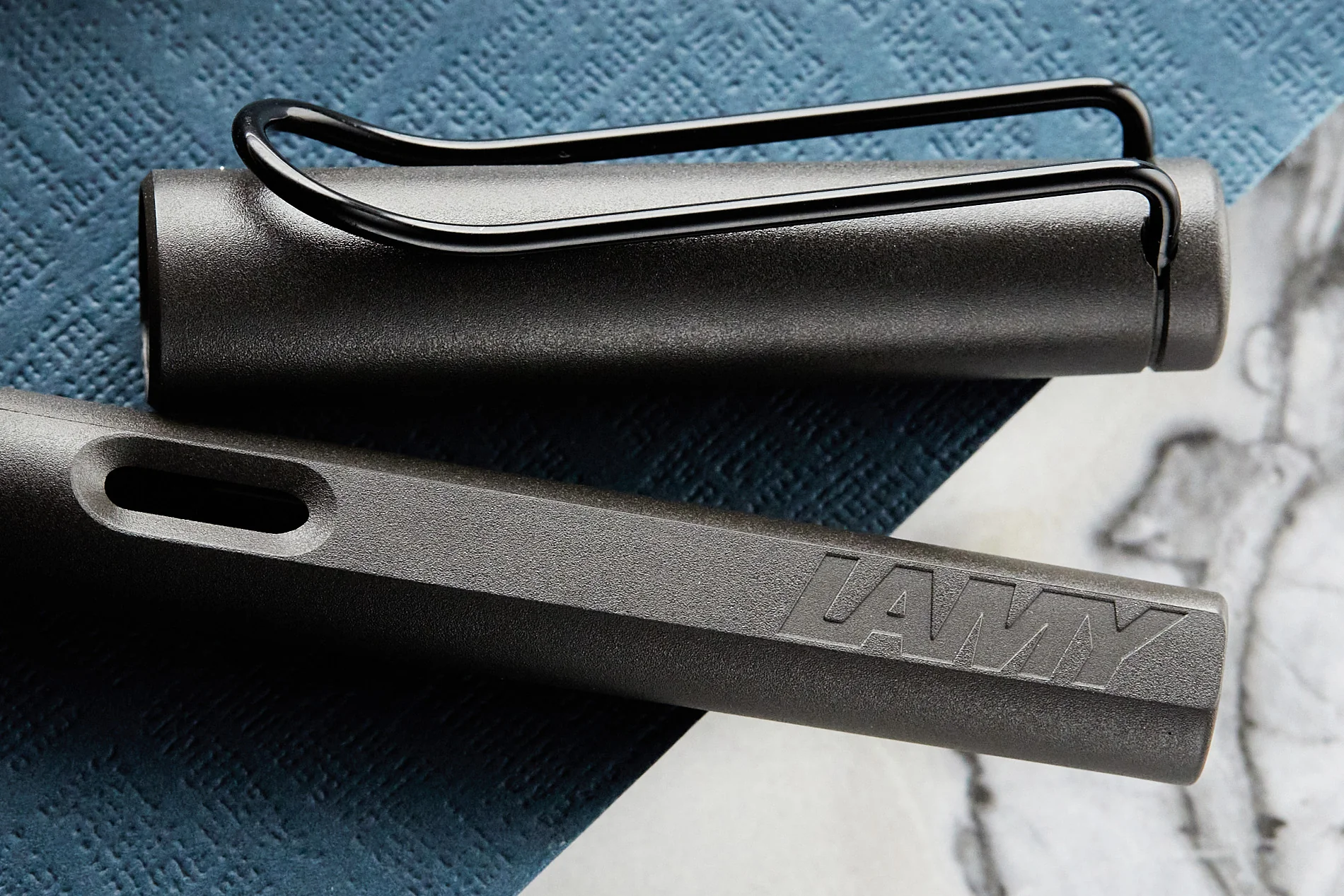 LAMY safari Fountain Pen - charcoal - Image 10