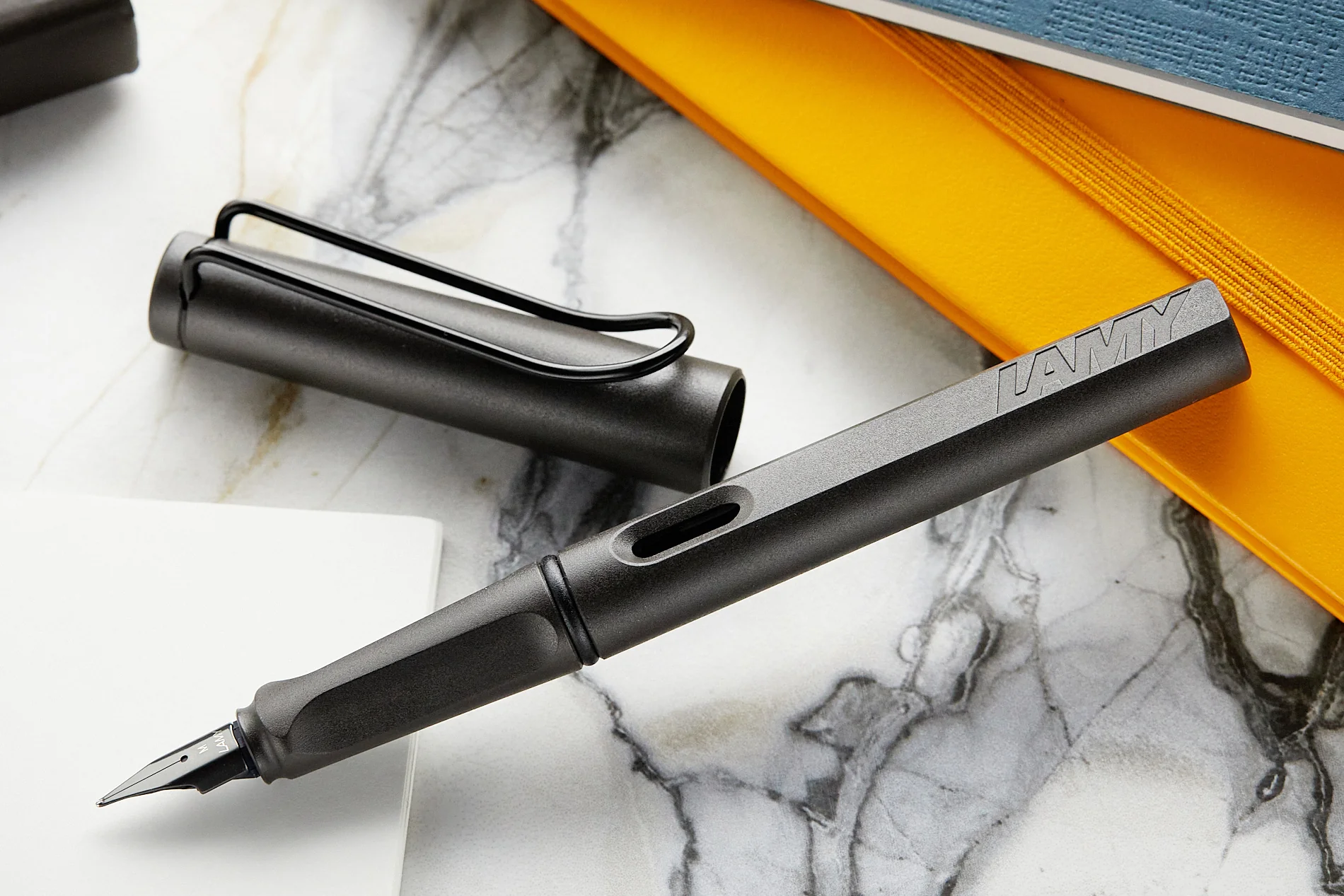LAMY safari Fountain Pen - charcoal - Image 6