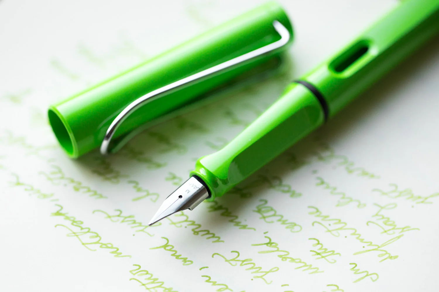 LAMY safari Fountain Pen - green - Image 8