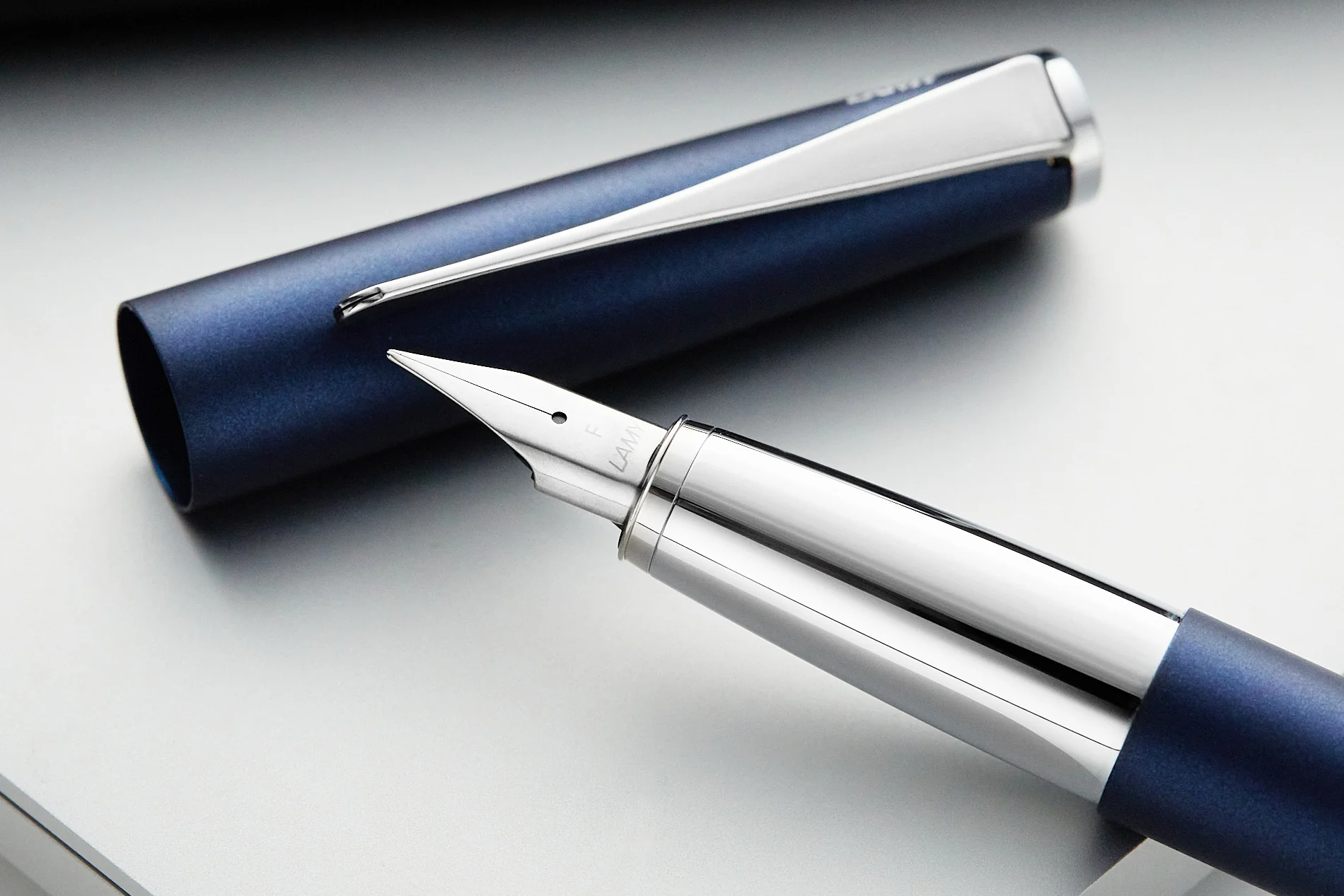 LAMY studio Fountain Pen - imperial blue - Image 10