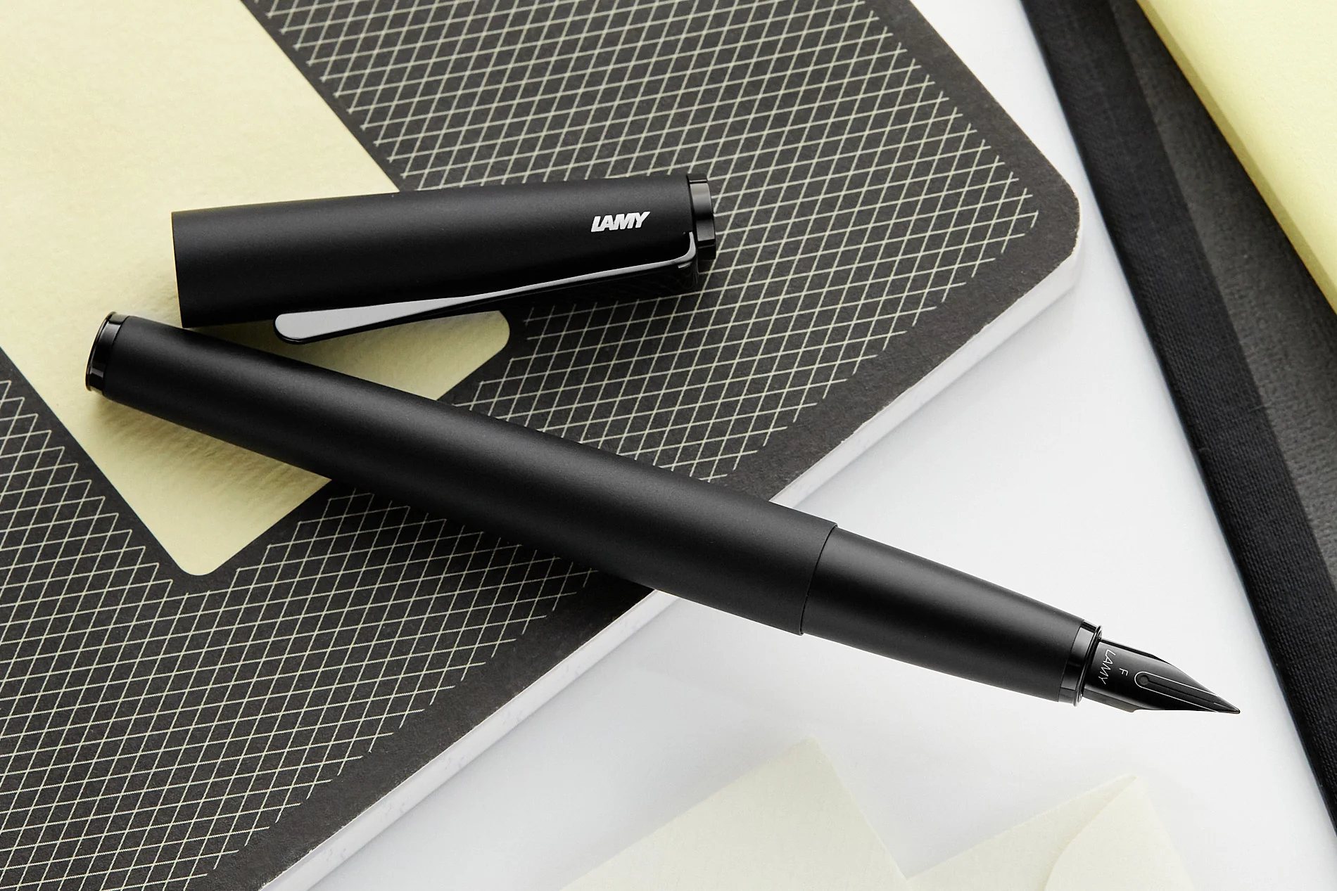 LAMY studio Fountain Pen - Lx all black - Image 9
