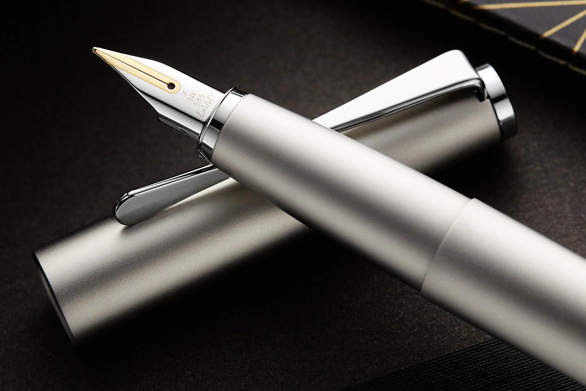 LAMY studio Fountain Pen - palladium - Image 10