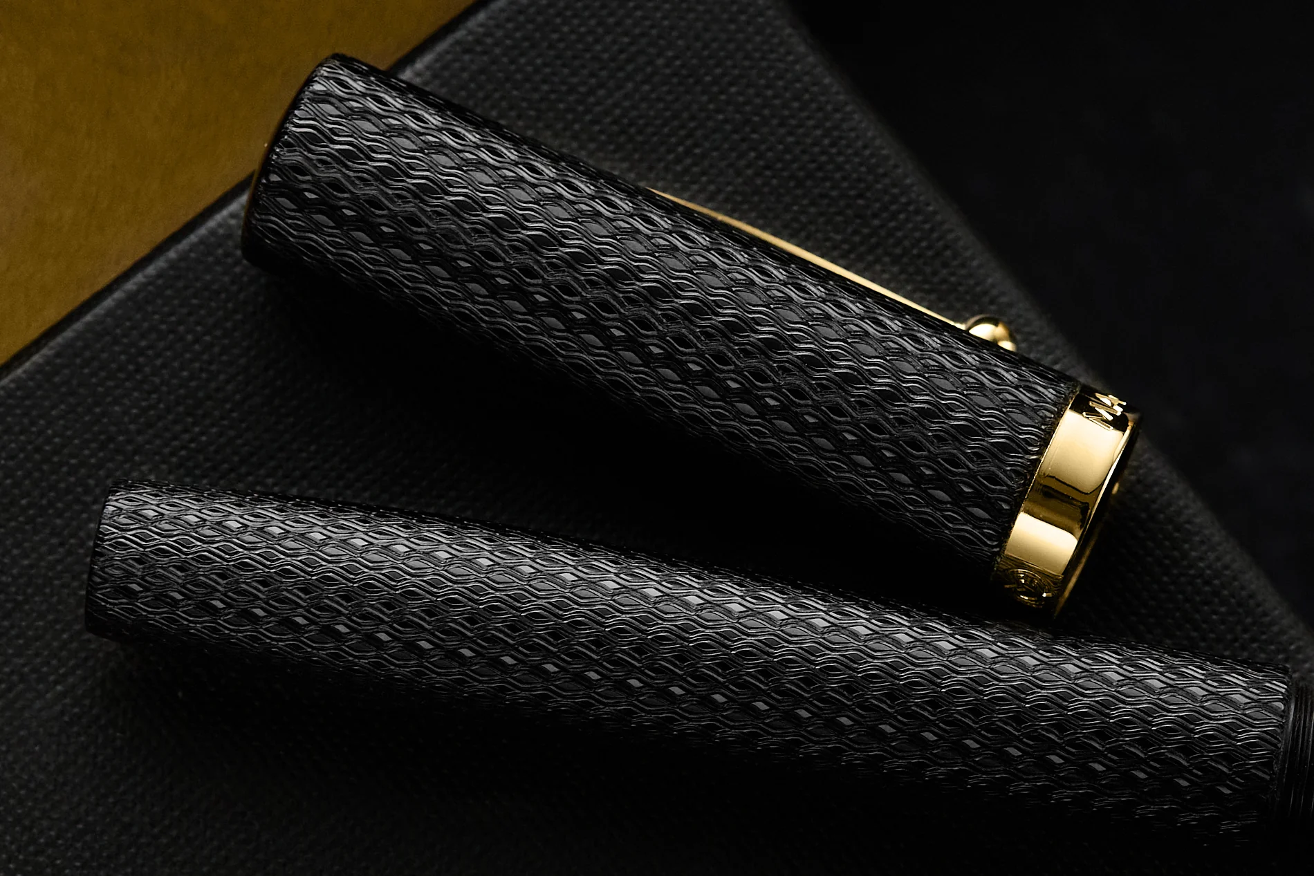 Magna Carta Mag 600 Fountain Pen - Black Ebonite Chased - Image 5