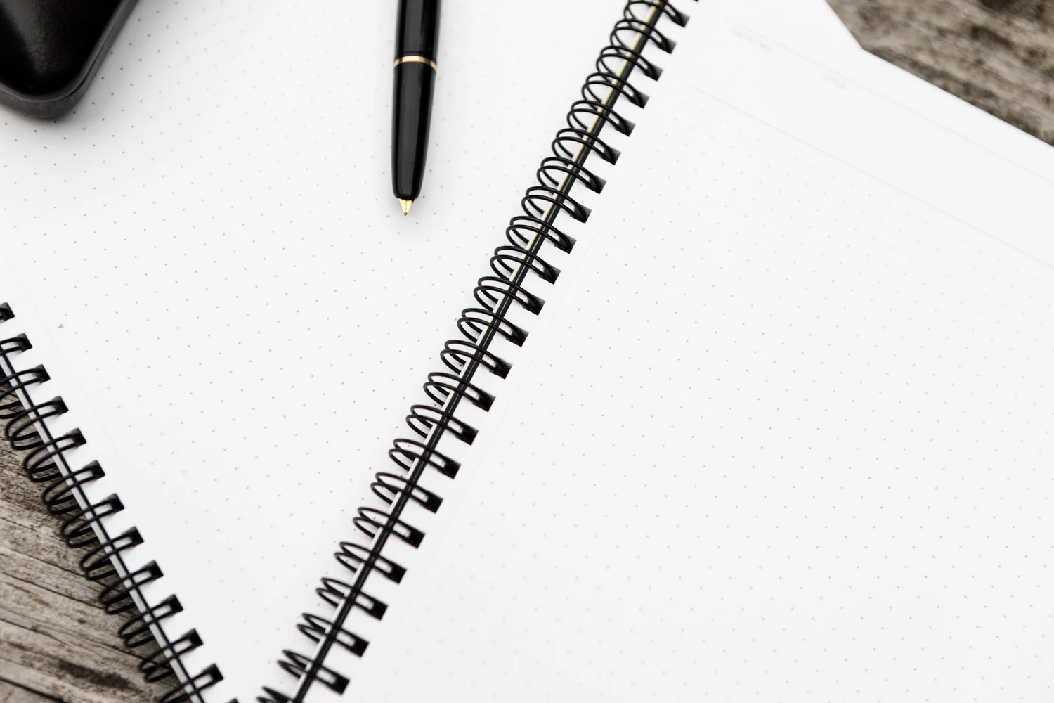 Maruman Mnemosyne N104 B5 Notebook - Dot Grid - Image 10