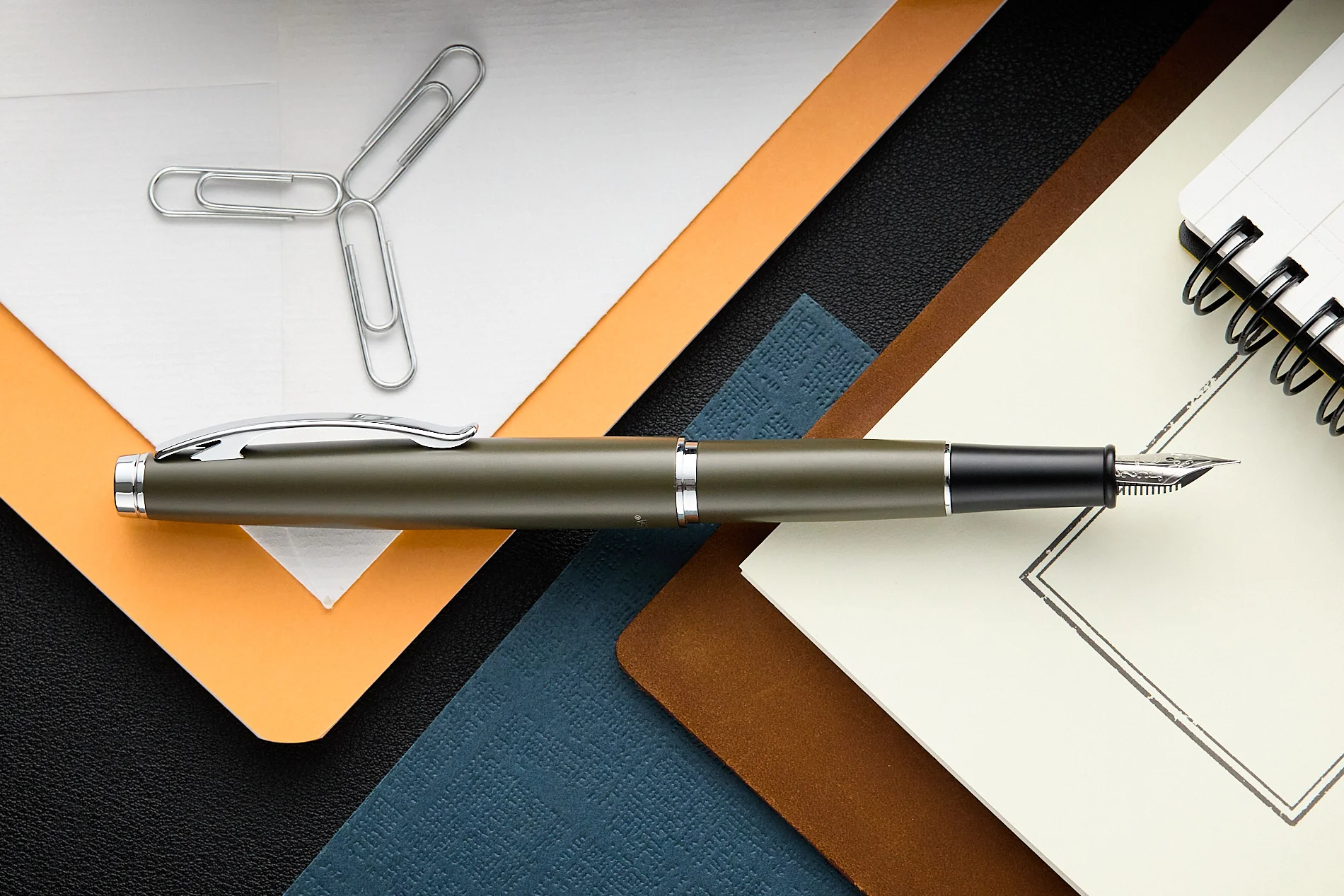 Monteverde Dakota Fountain Pen - Military Green - Image 6