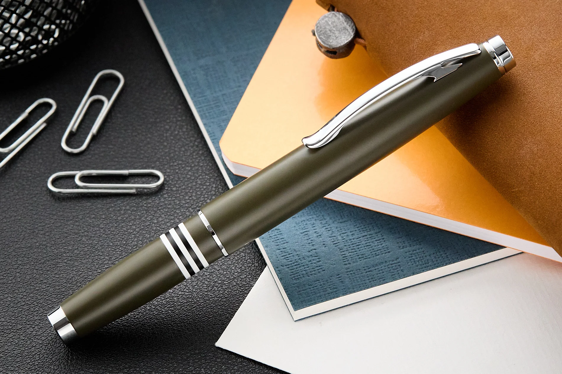 Monteverde Dakota Gel Rollerball Pen - Military Green - Image 6