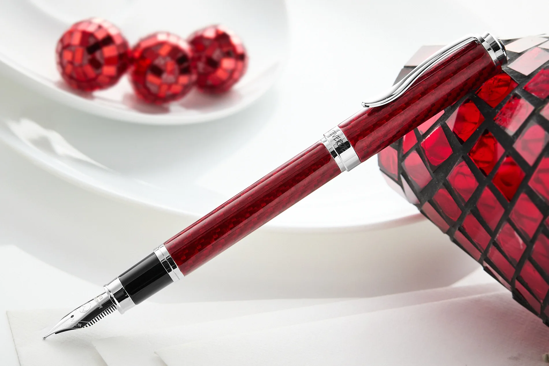Monteverde Innova Fiberglass Fountain Pen - Ruby (Special Edition) - Image 3