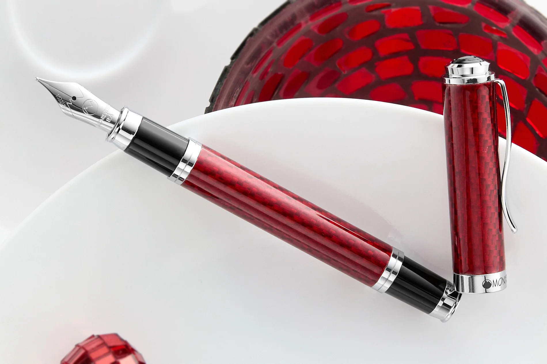 Monteverde Innova Fiberglass Fountain Pen - Ruby (Special Edition) - Image 5