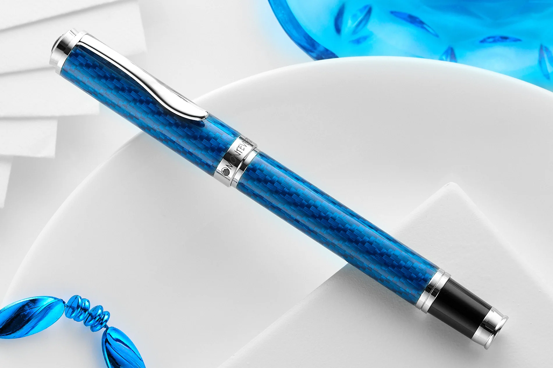 Monteverde Innova Fiberglass Fountain Pen - Sapphire (Special Edition) - Image 2