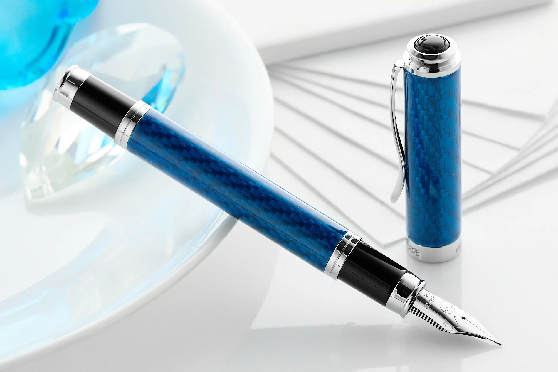 Monteverde Innova Fiberglass Fountain Pen - Sapphire (Special Edition) - Image 6