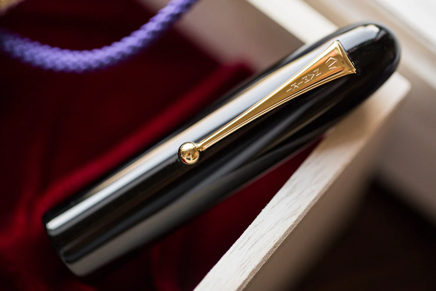 Namiki Emperor Urushi Fountain Pen - Black - Image 9