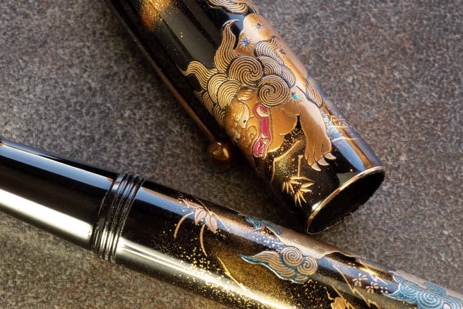 Namiki Yukari Royale Maki-e Fountain Pen - Lioness and Cubs - Image 8