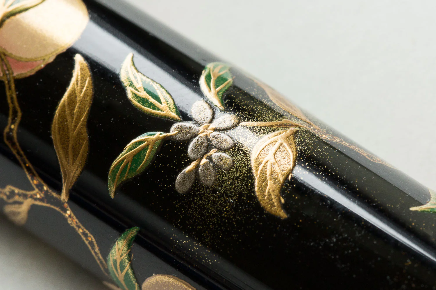 Namiki Yukari Royale Maki-e Fountain Pen - Parrot with Peach - Image 8