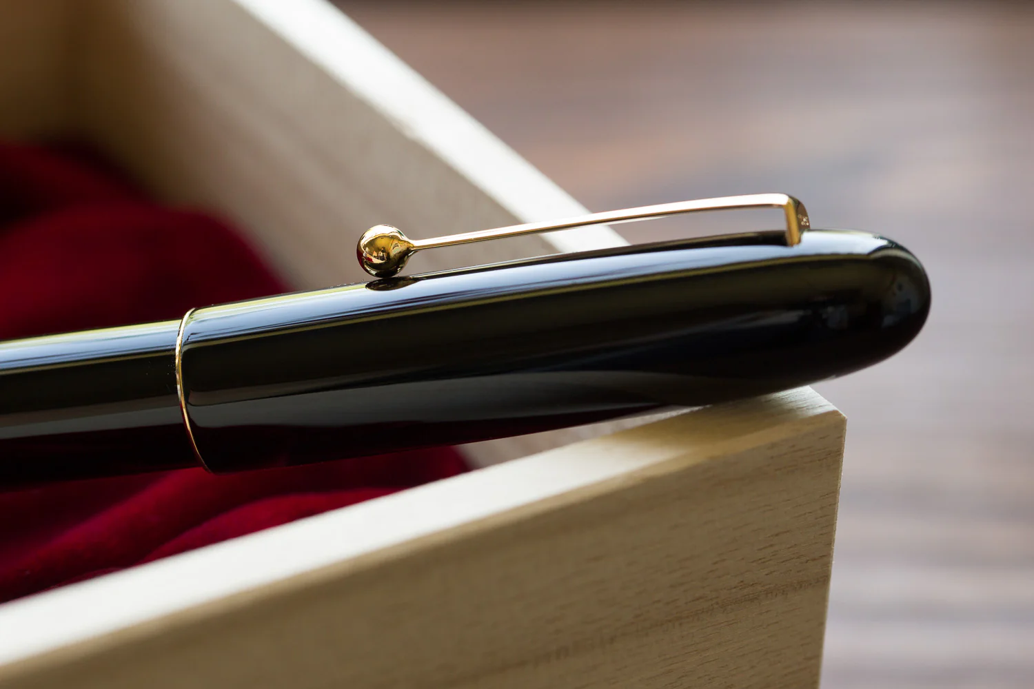 Namiki Yukari Royale Urushi Fountain Pen - Black - Image 3