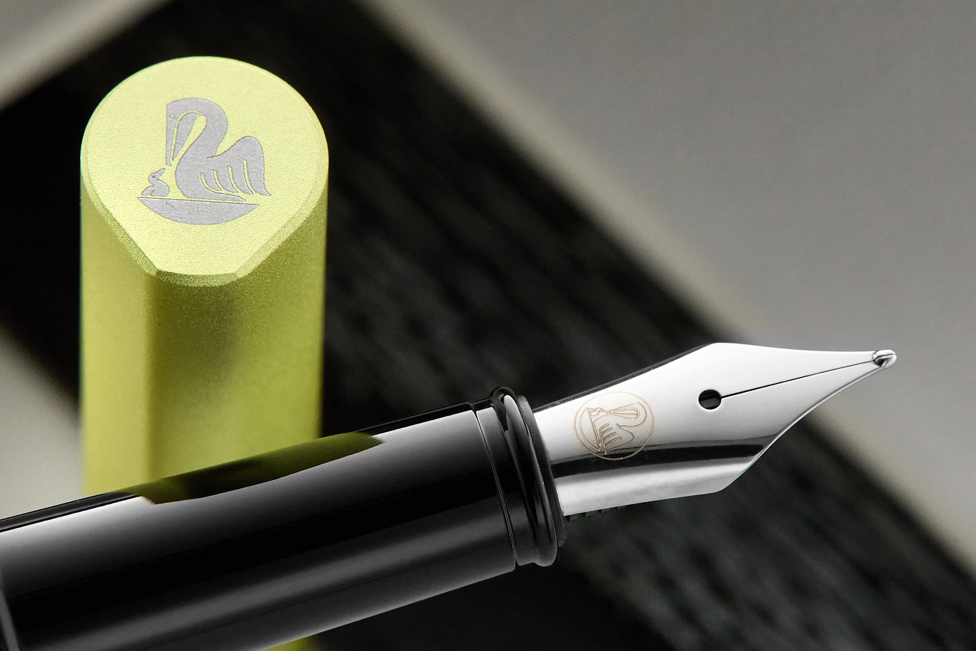 Pelikan Ineo Fountain Pen - Green Oasis - Image 8
