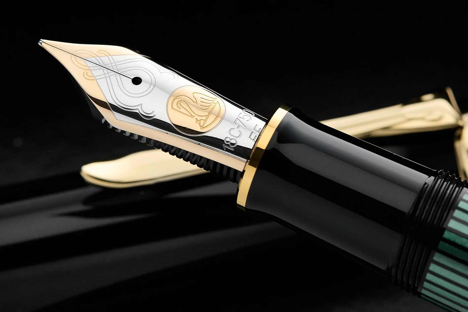 Pelikan M1000 Fountain Pen - Black/Green - Image 9
