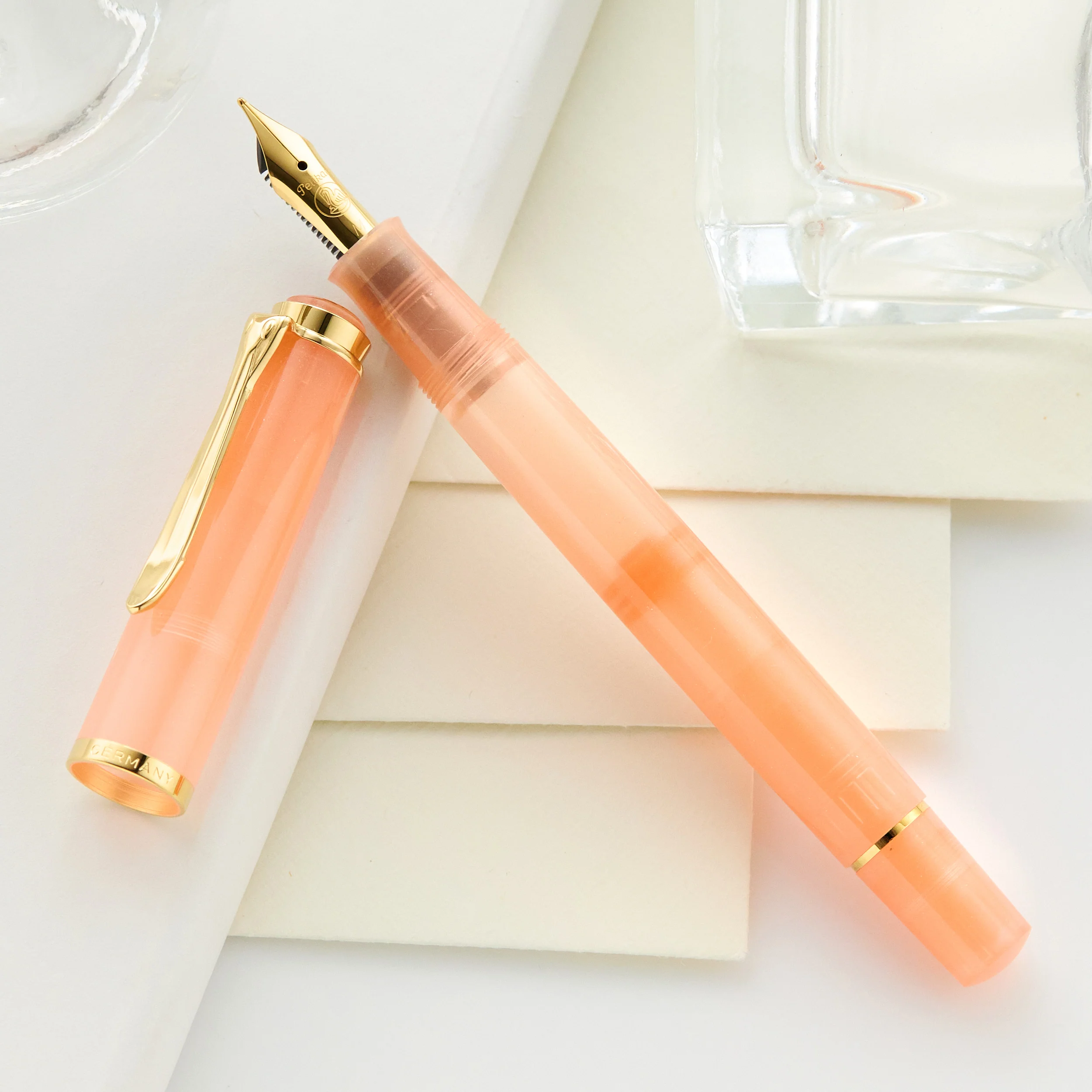 Pelikan M200 Fountain Pen - Apricot Achat (Special Edition) - Image 4