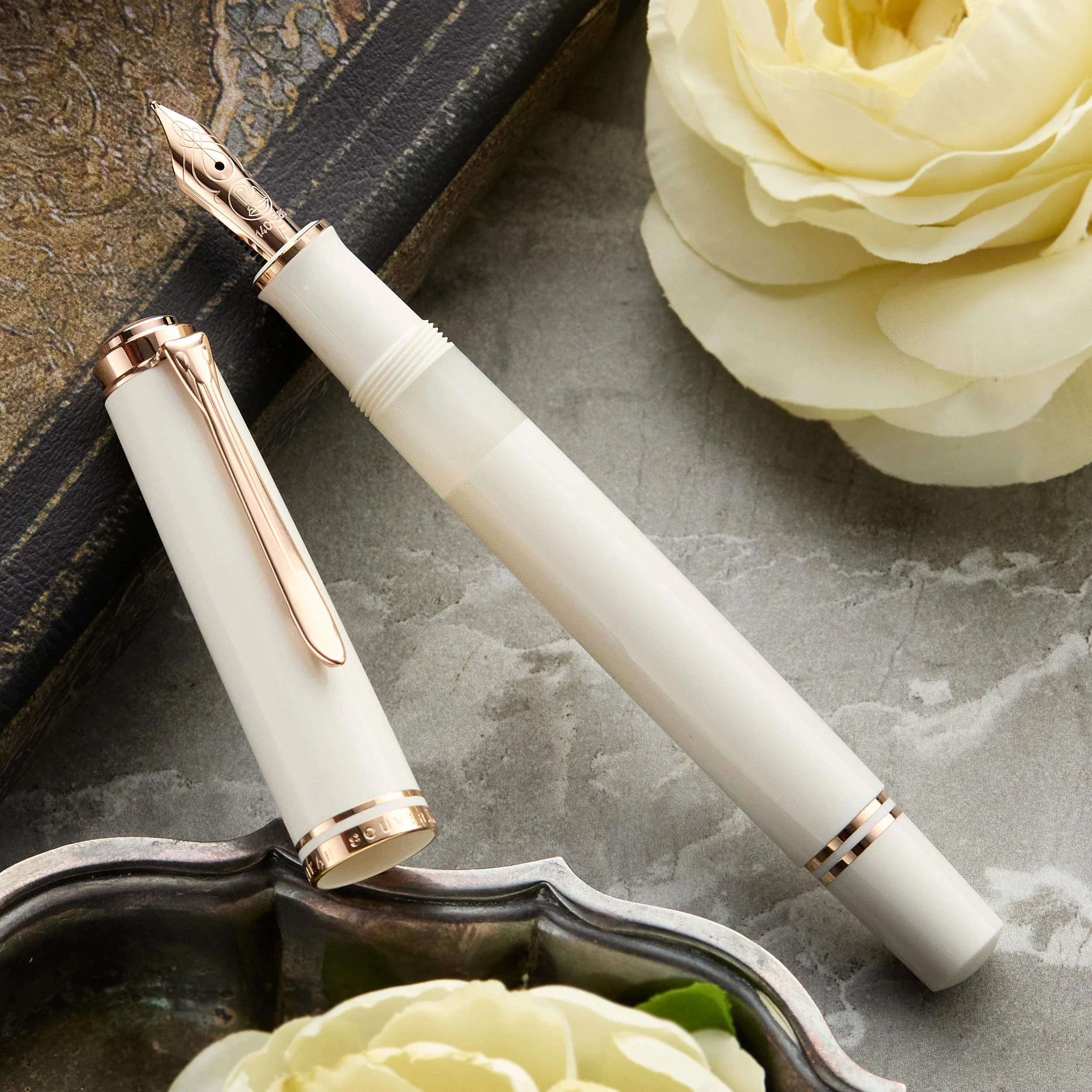 Pelikan M600 Fountain Pen - White & Rose Gold (Special Edition) - Image 5
